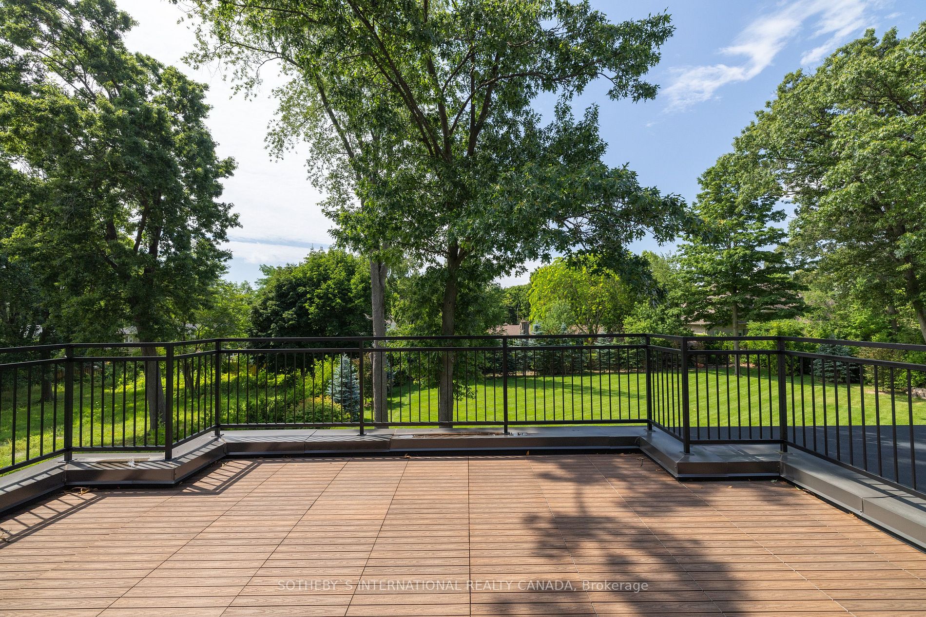 2280 Doulton Dr
