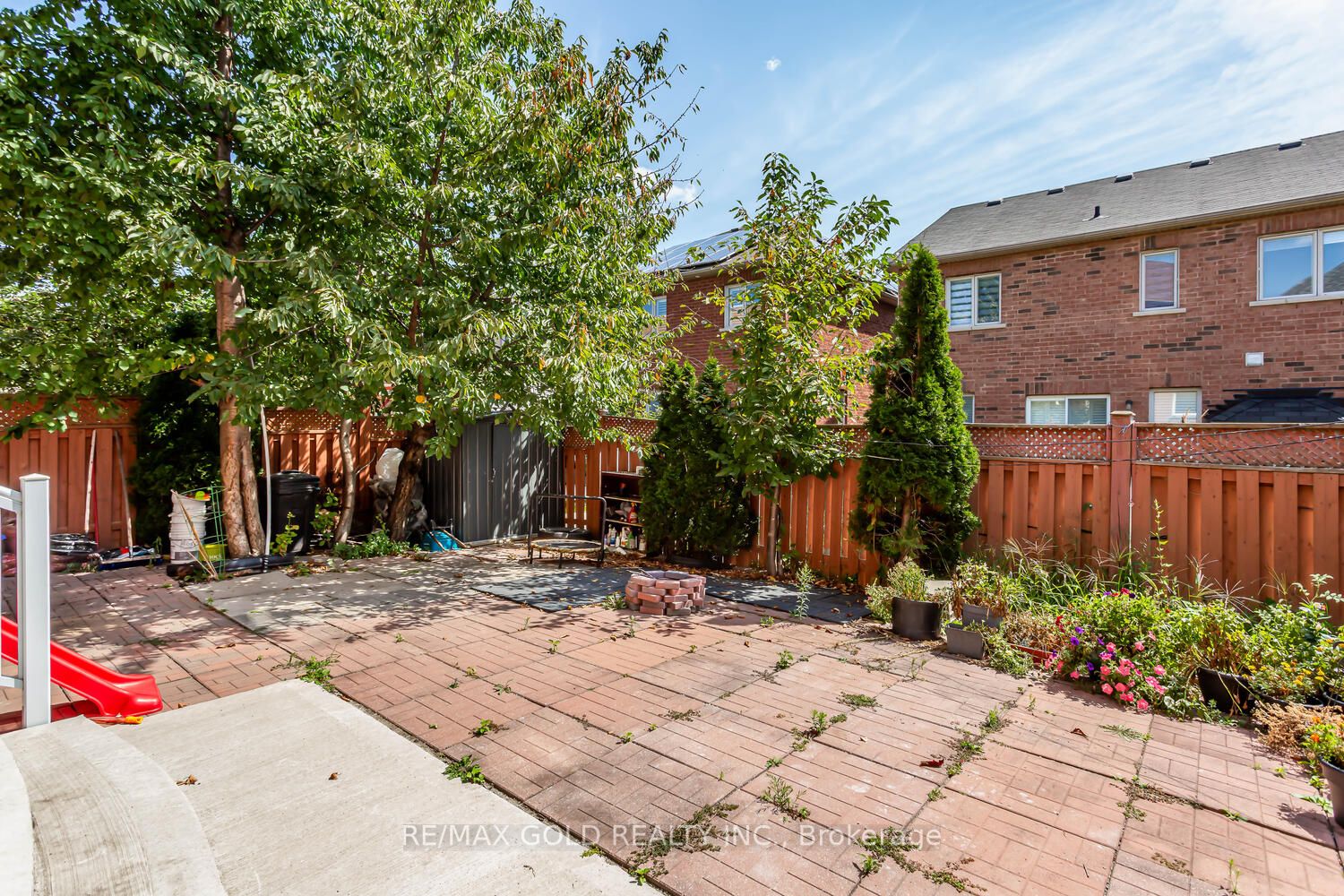 55 Cobblehill Cres
