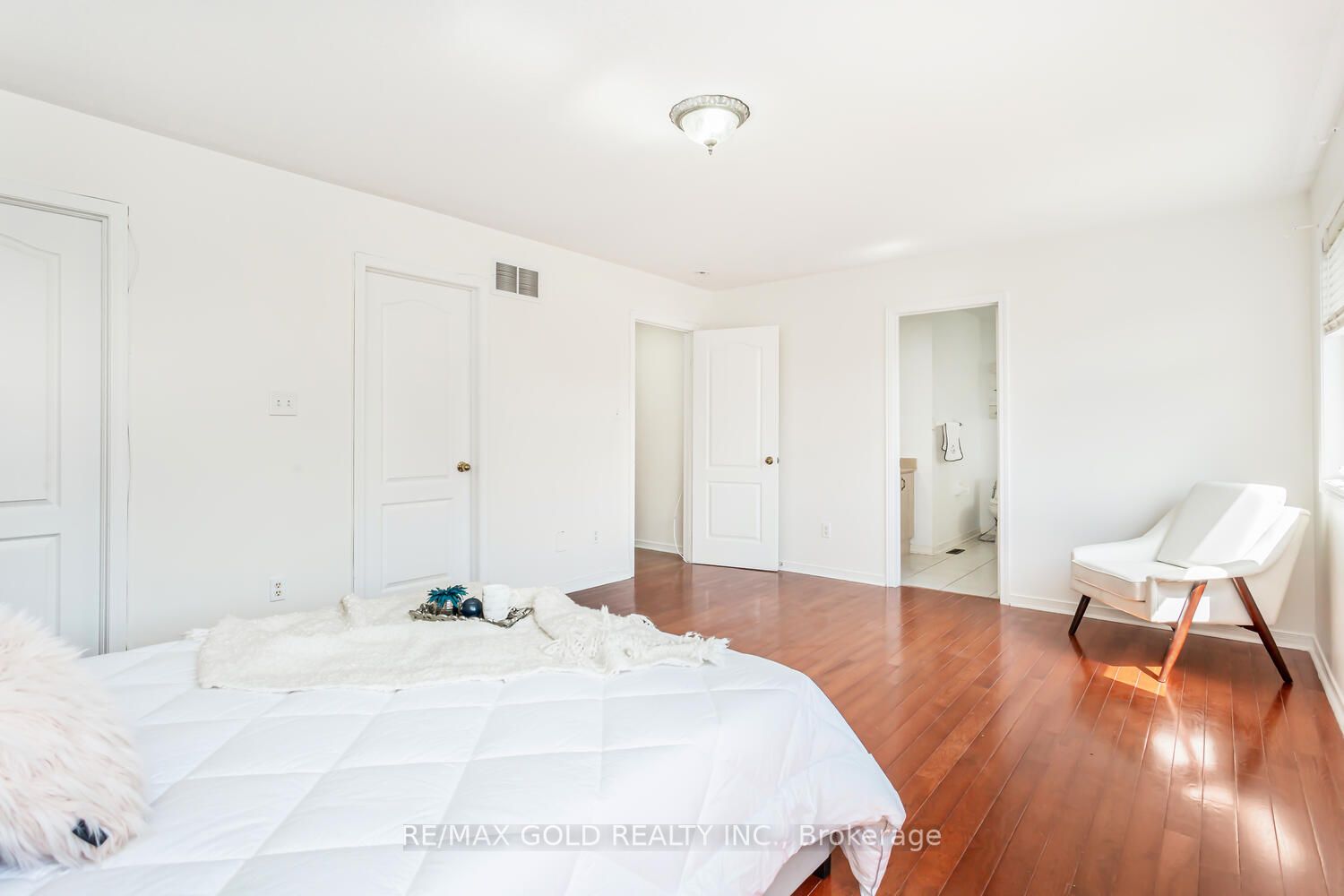 55 Cobblehill Cres
