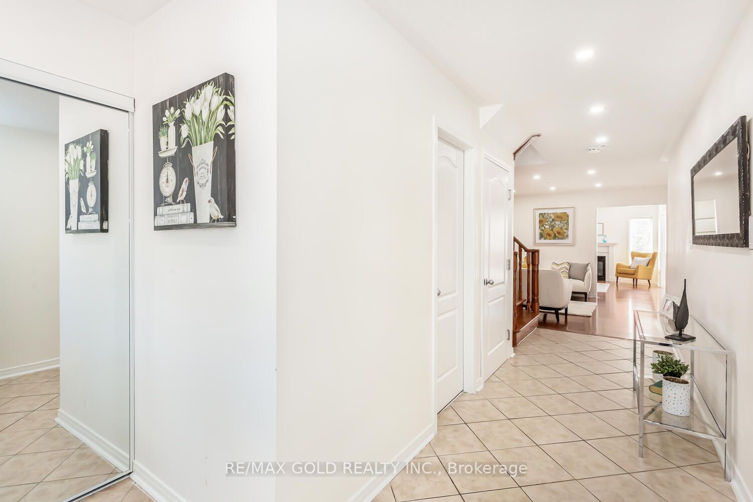 55 Cobblehill Cres