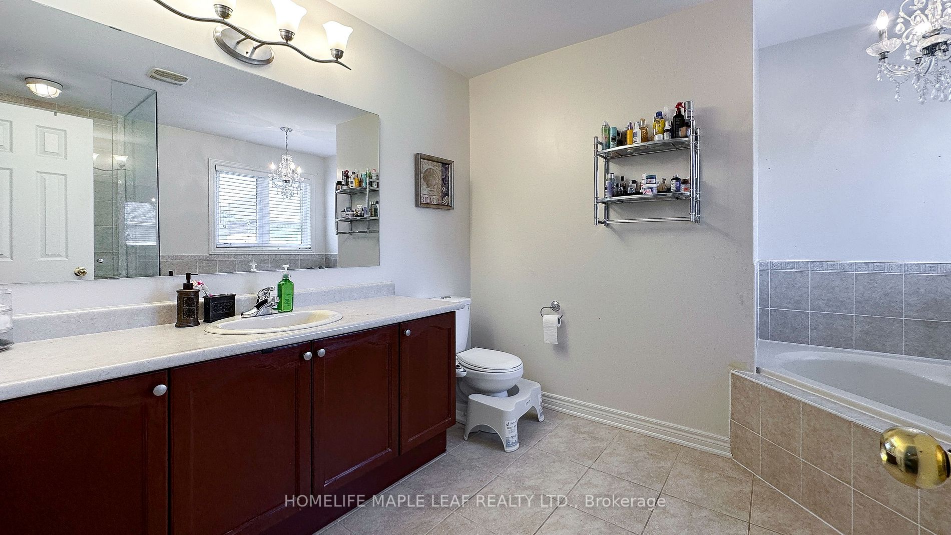 333 Queen Mary Dr