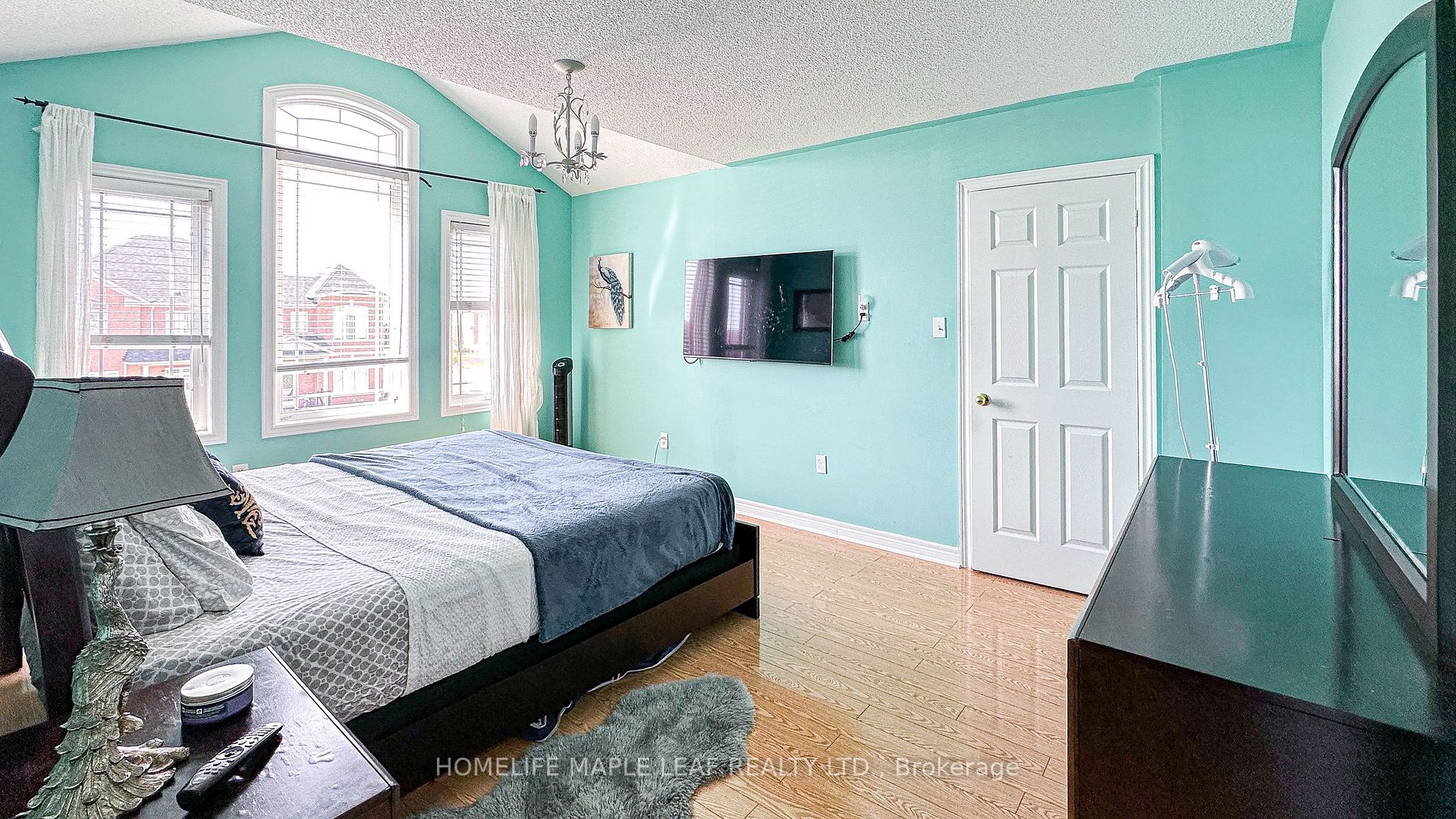 333 Queen Mary Dr