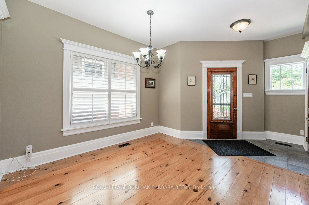 549 Burlington Ave