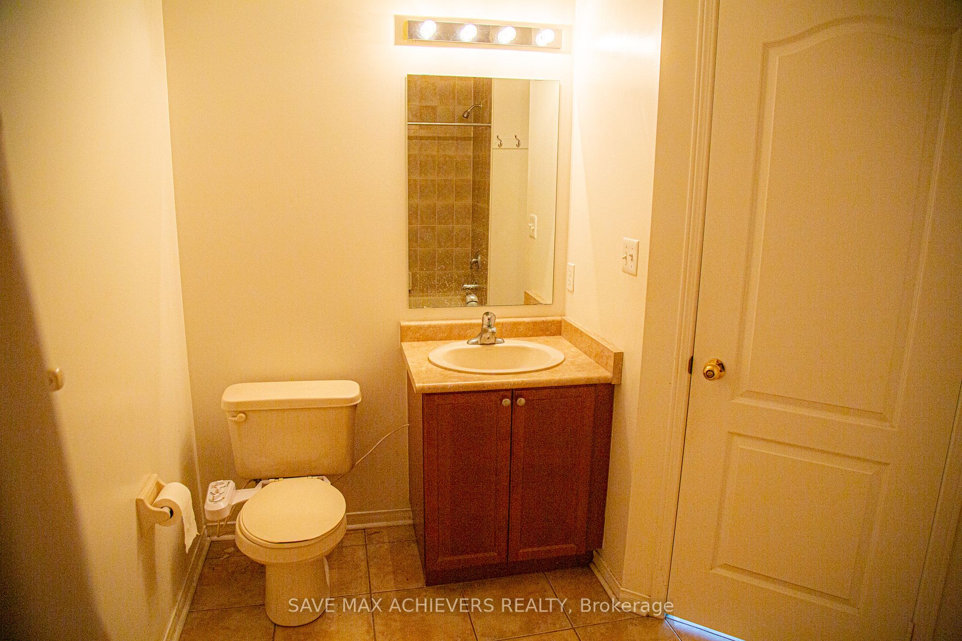 13 Cloverlawn St S