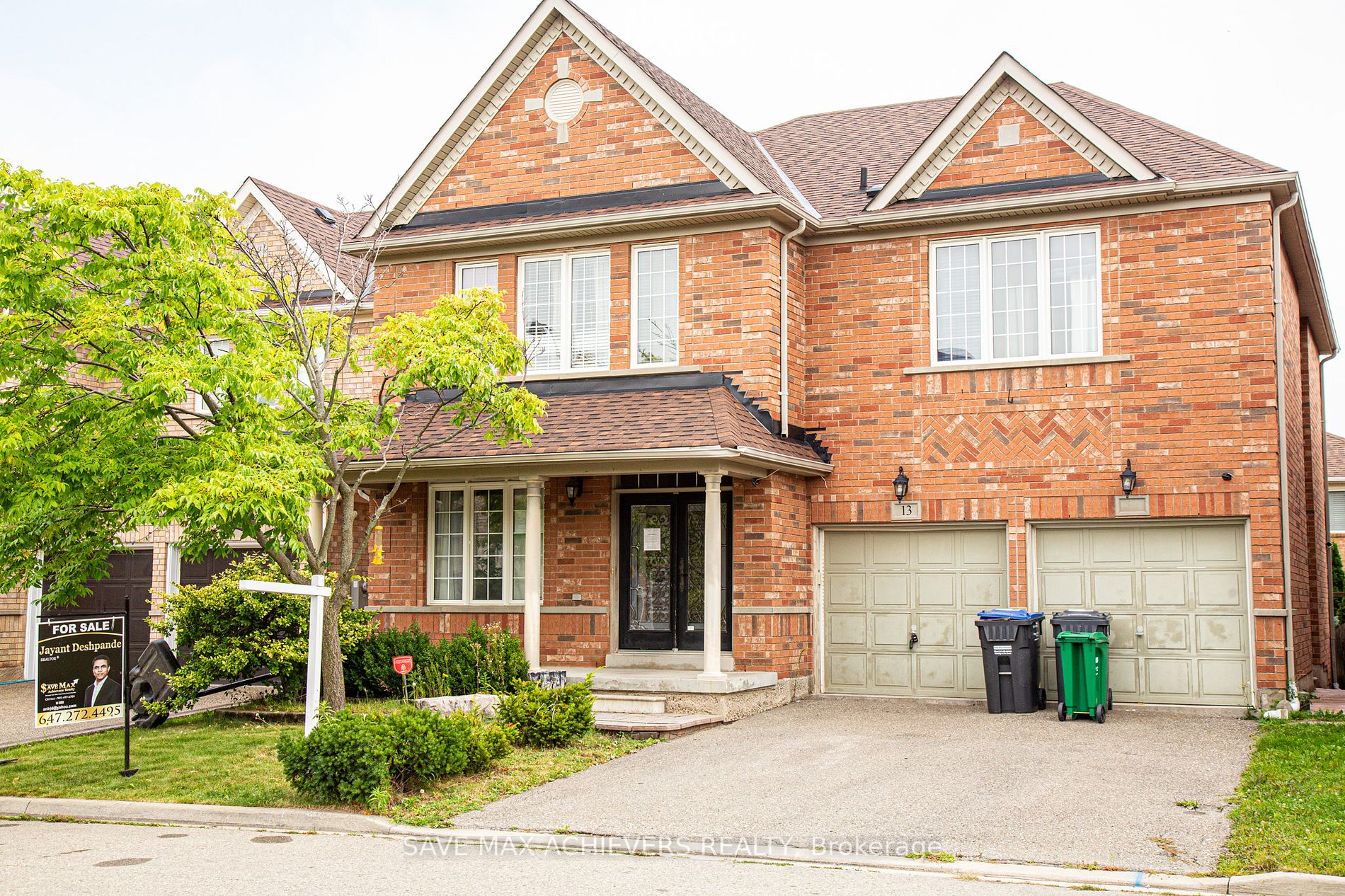 13 Cloverlawn St S