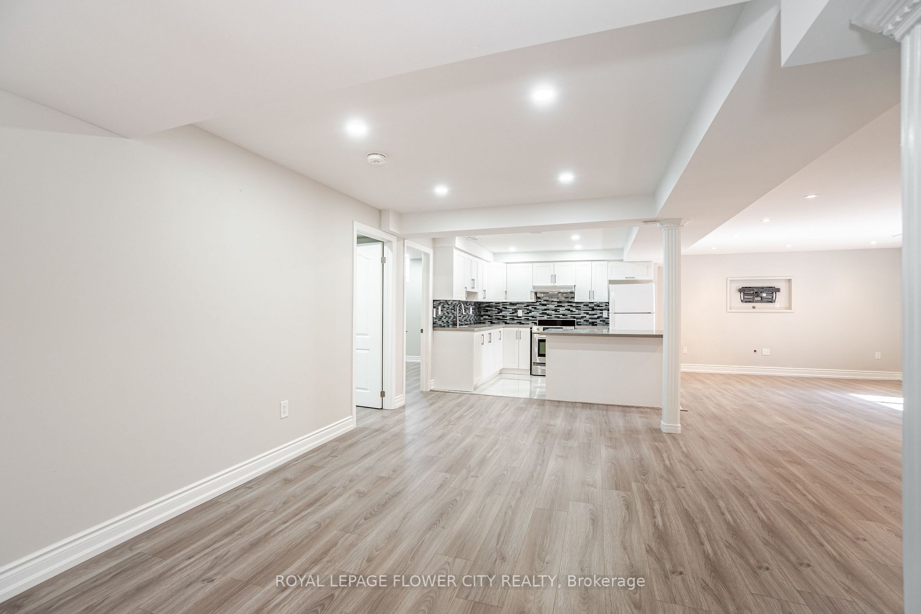 36 Louvain Dr