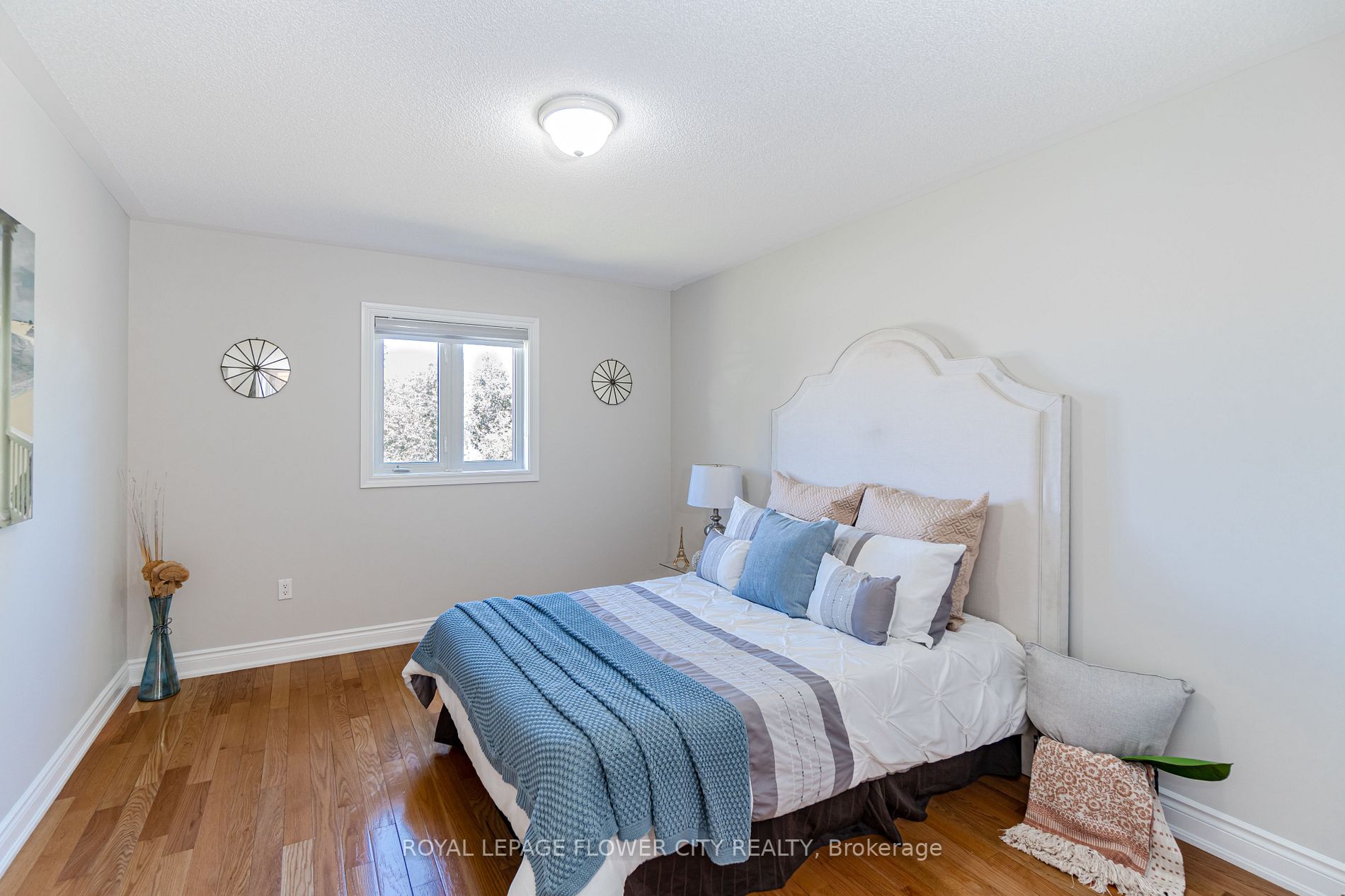 36 Louvain Dr