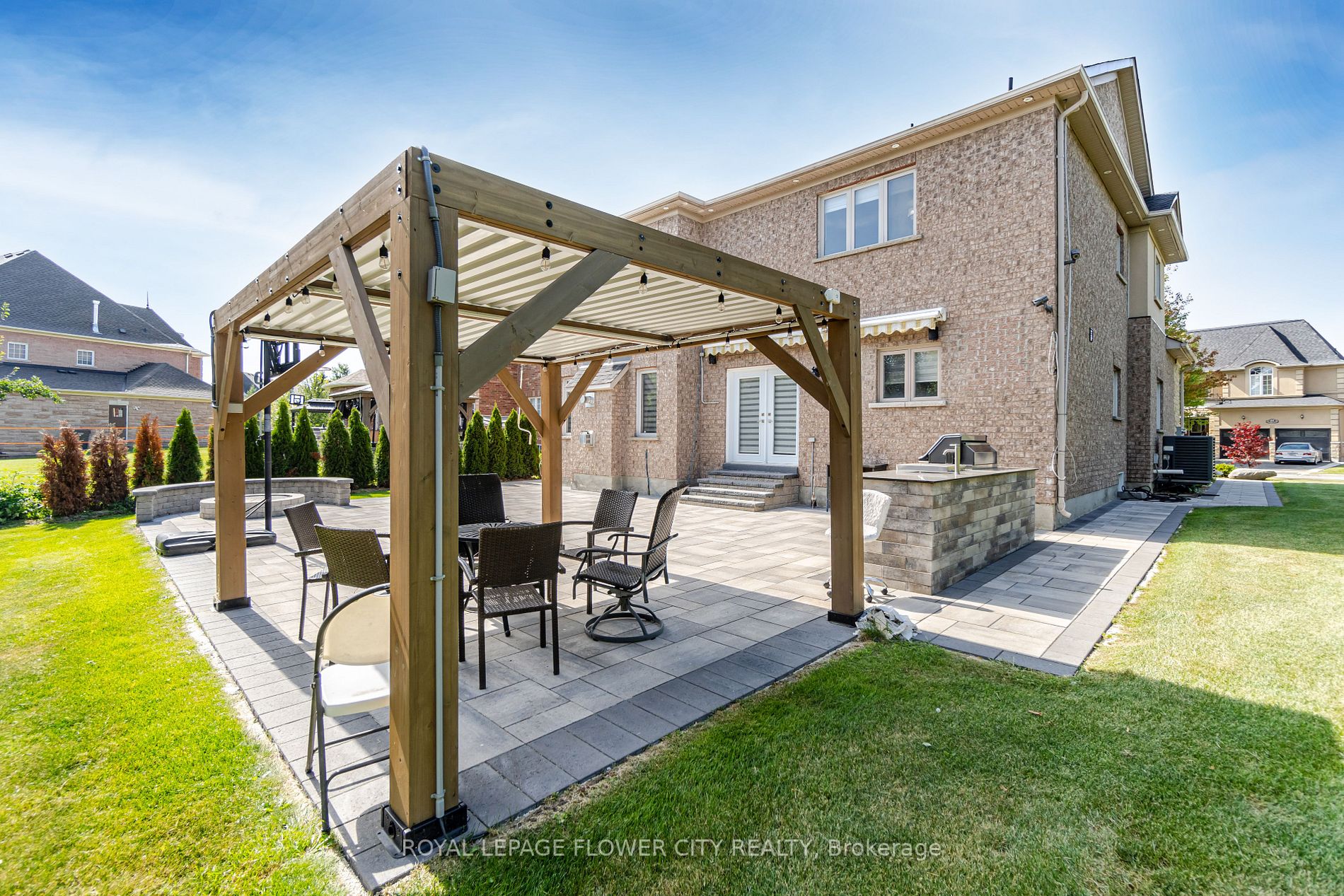 36 Louvain Dr