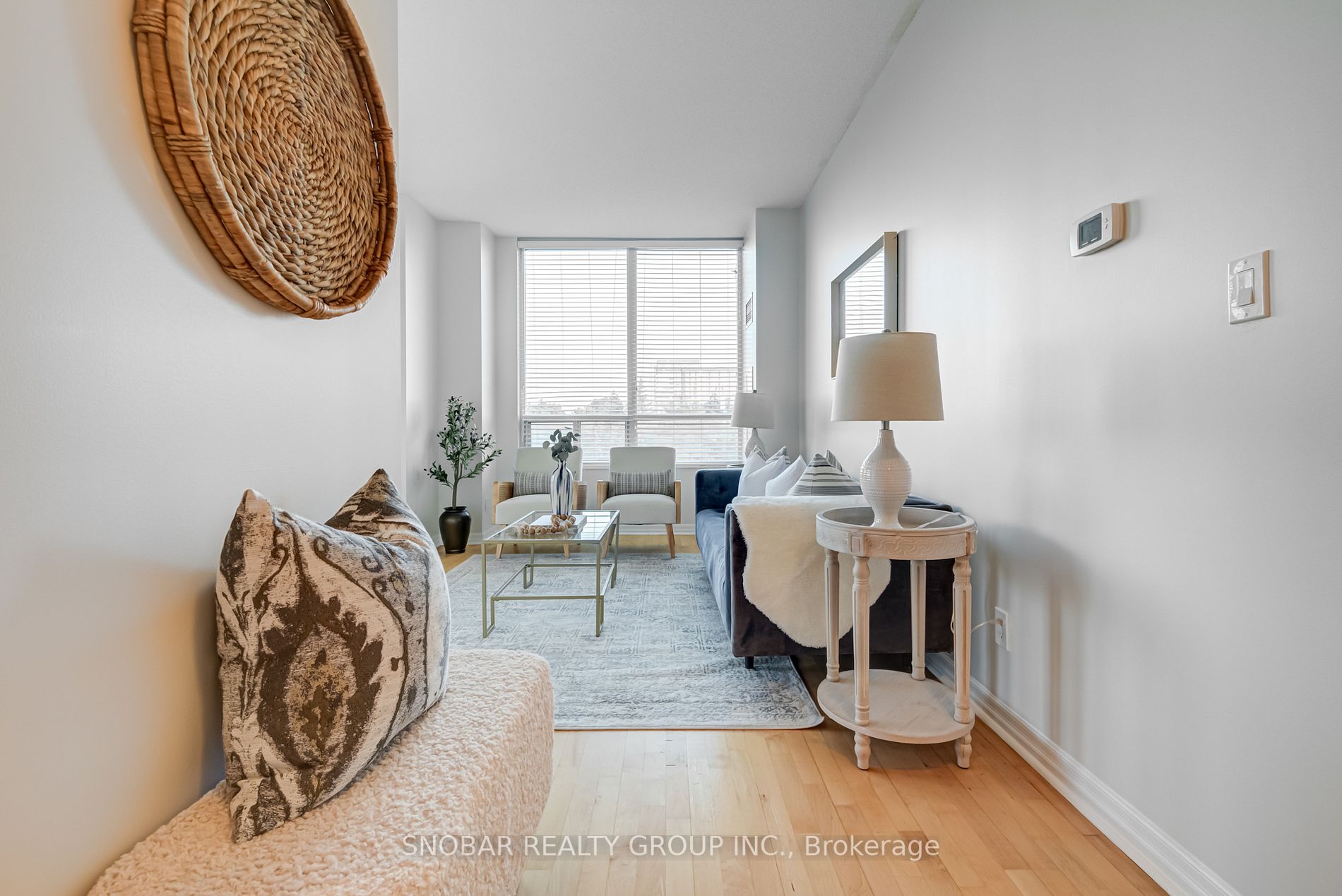 1359 Rathburn Rd E, #305