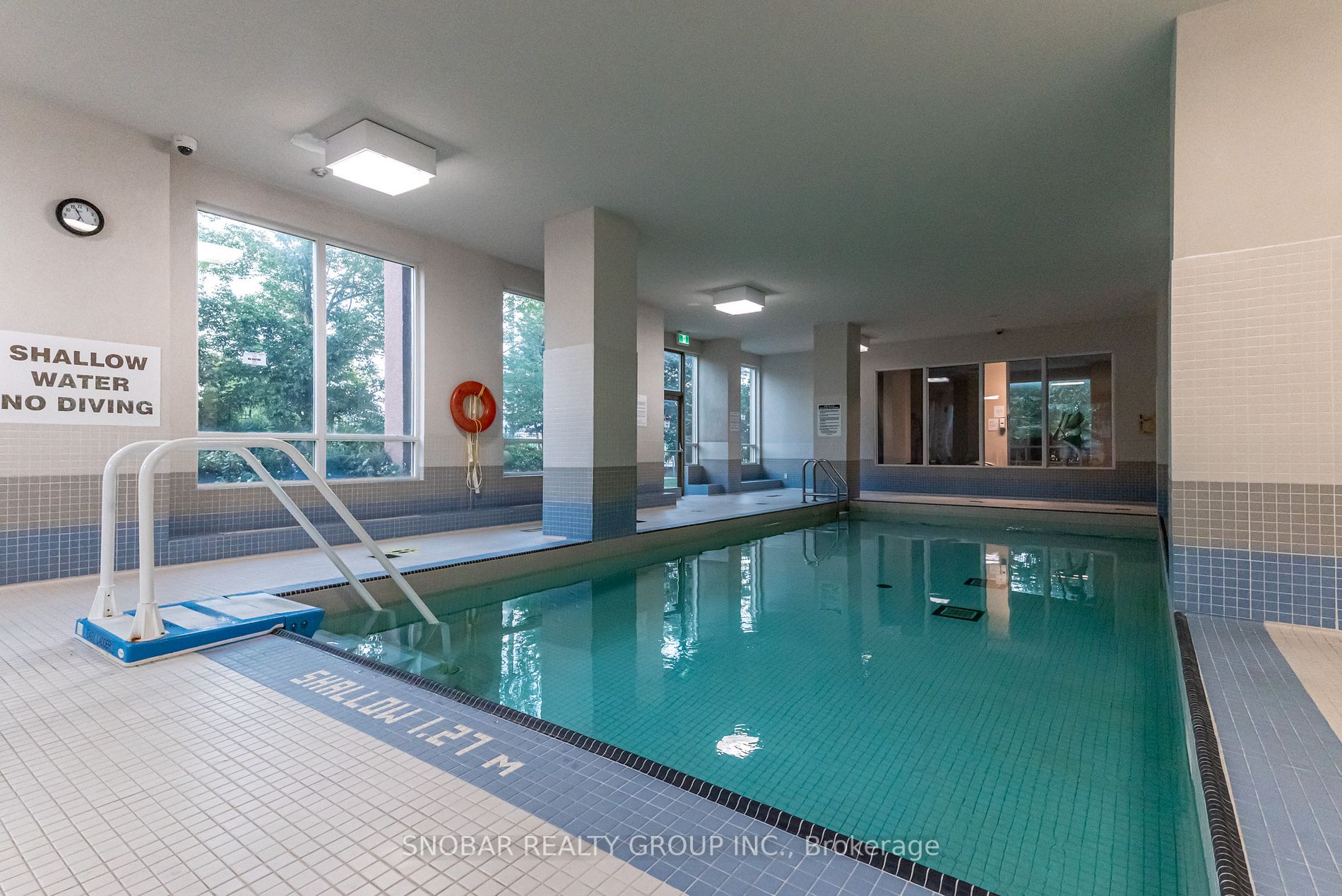 1359 Rathburn Rd E, #305