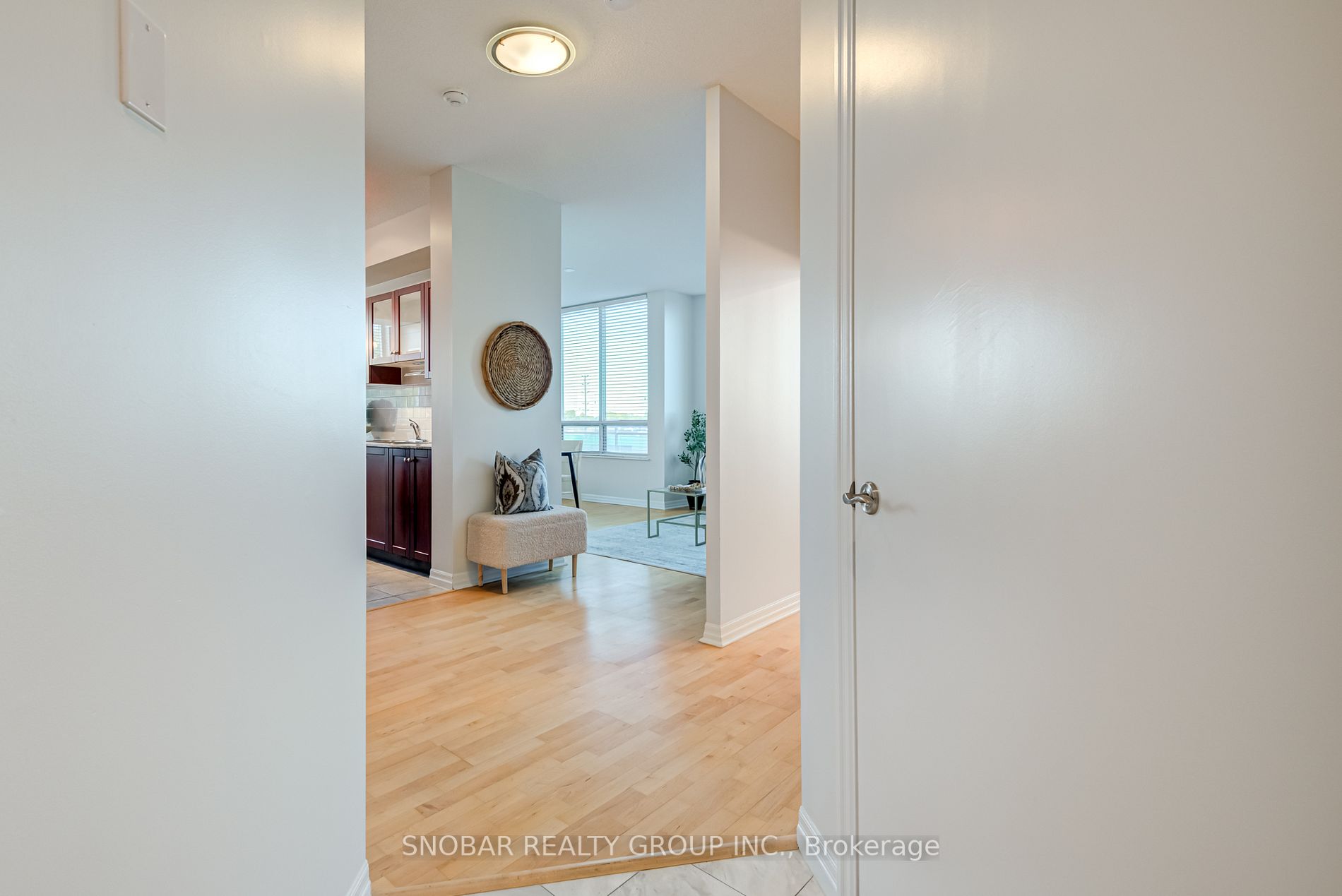 1359 Rathburn Rd E, #305