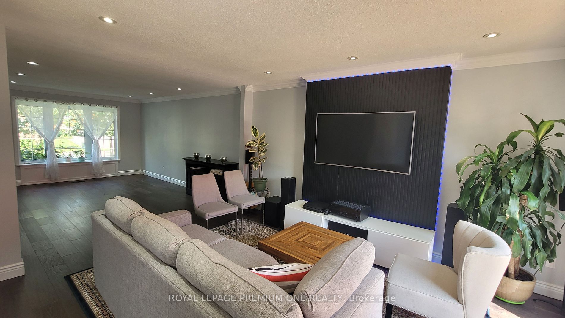 27 Macdougall Dr