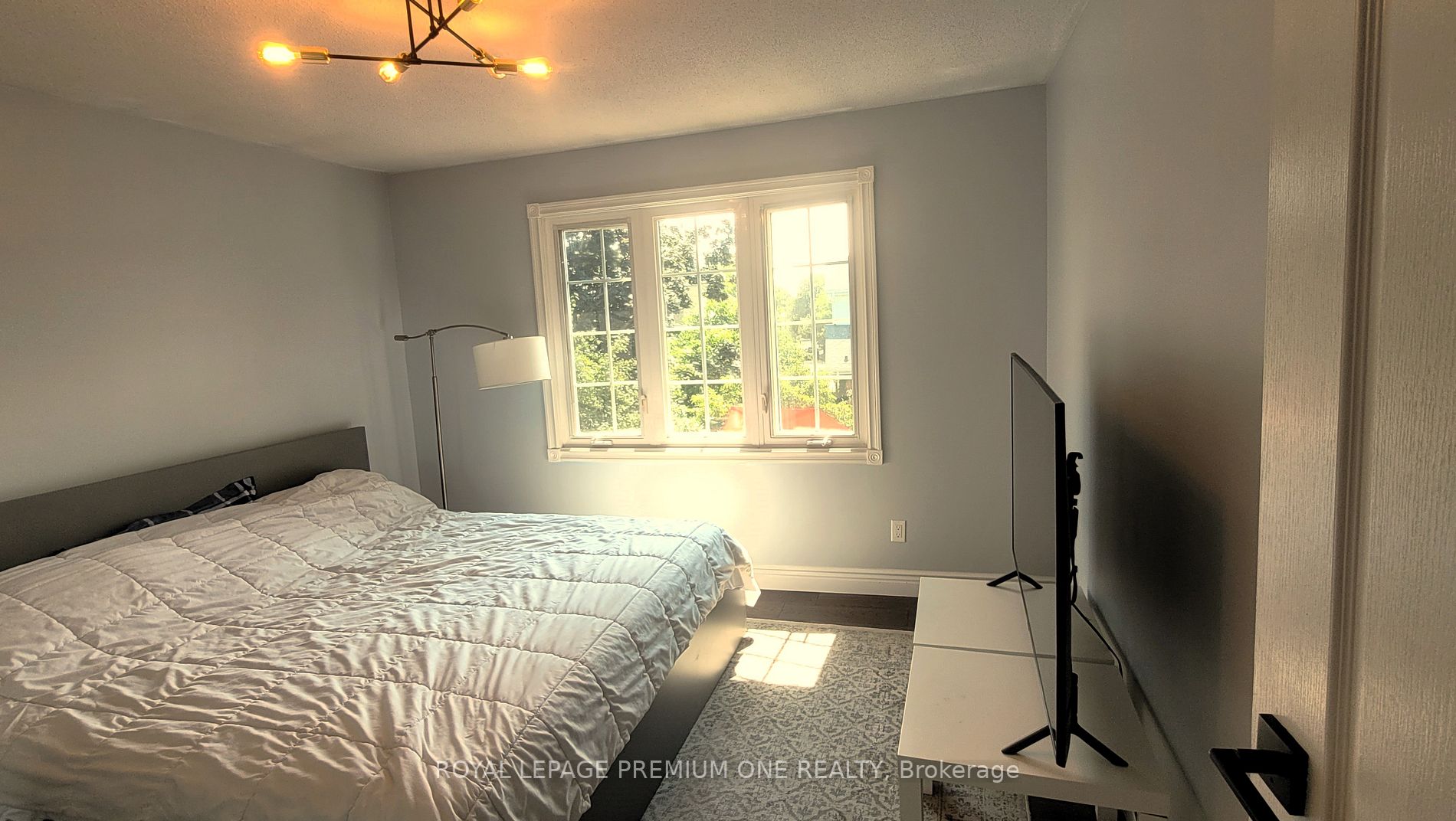 27 Macdougall Dr