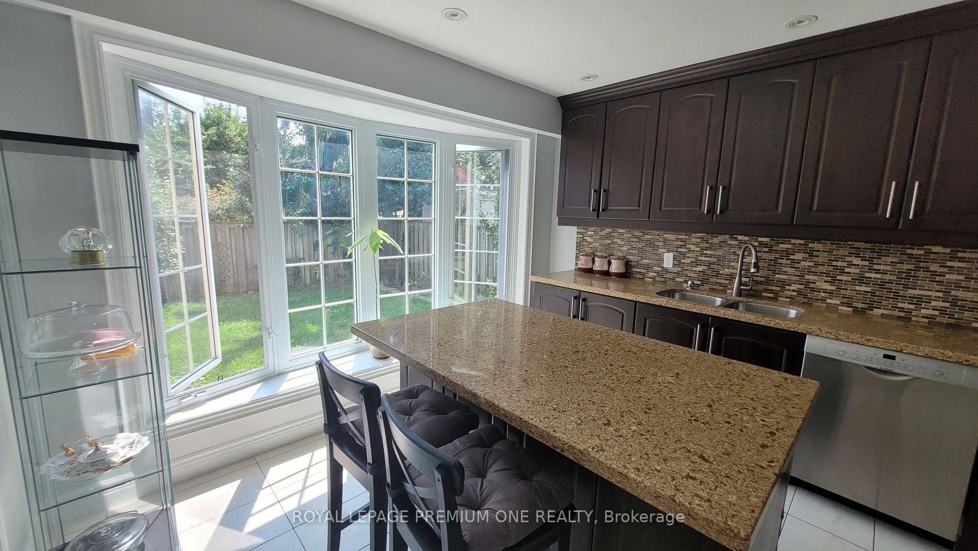 27 Macdougall Dr