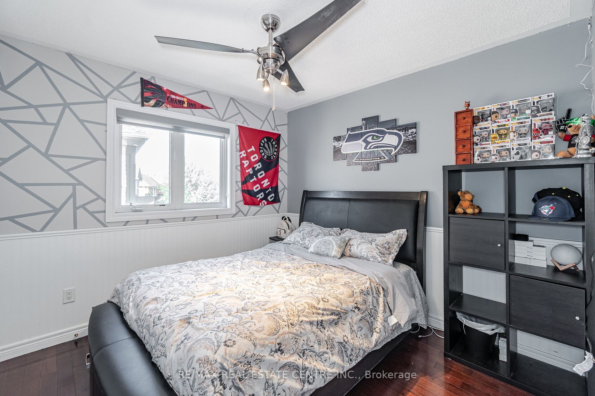 25 Mowat Crescent