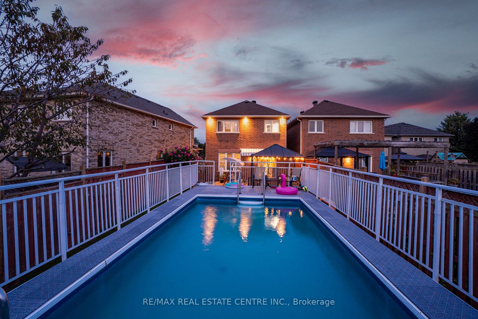 25 Mowat Crescent