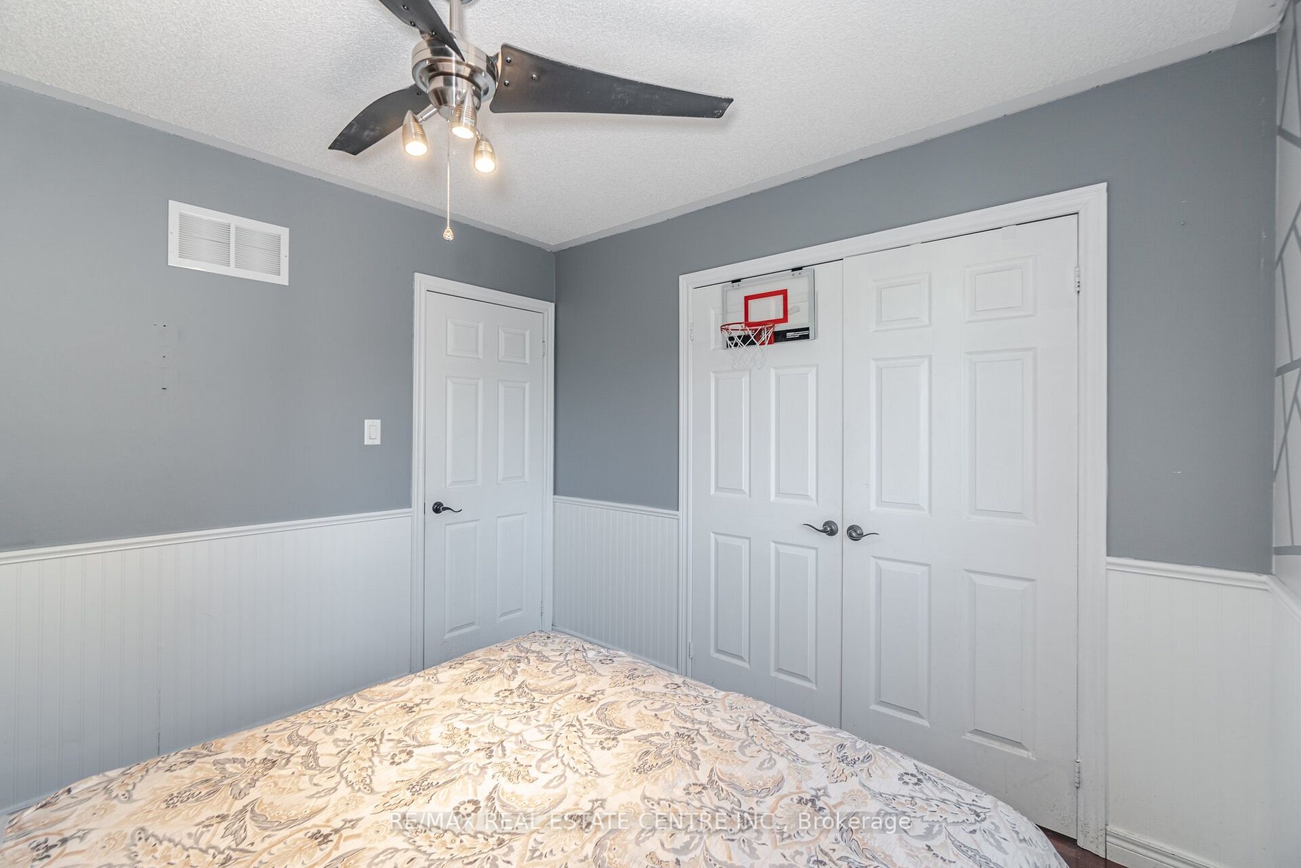 25 Mowat Crescent