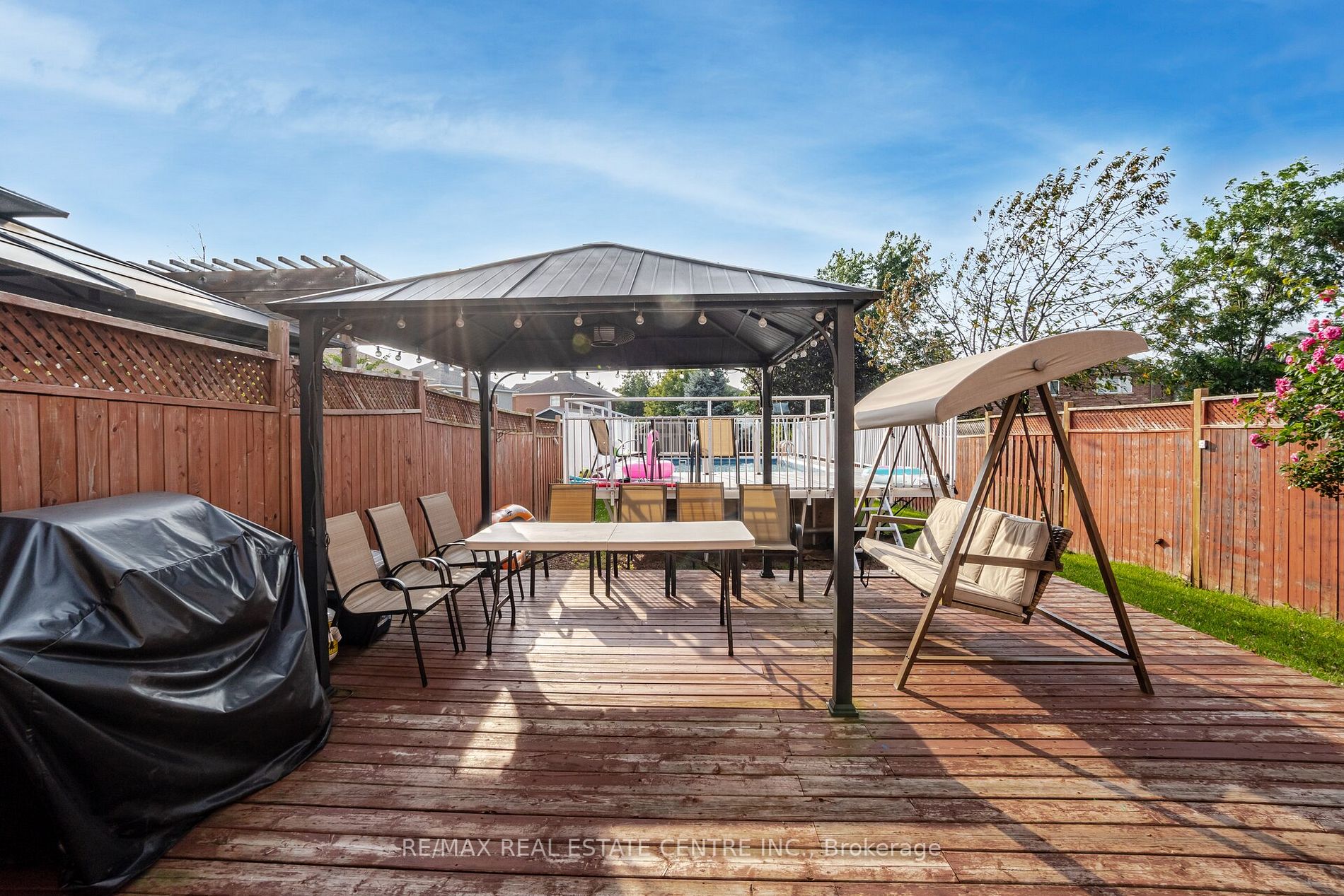 25 Mowat Crescent