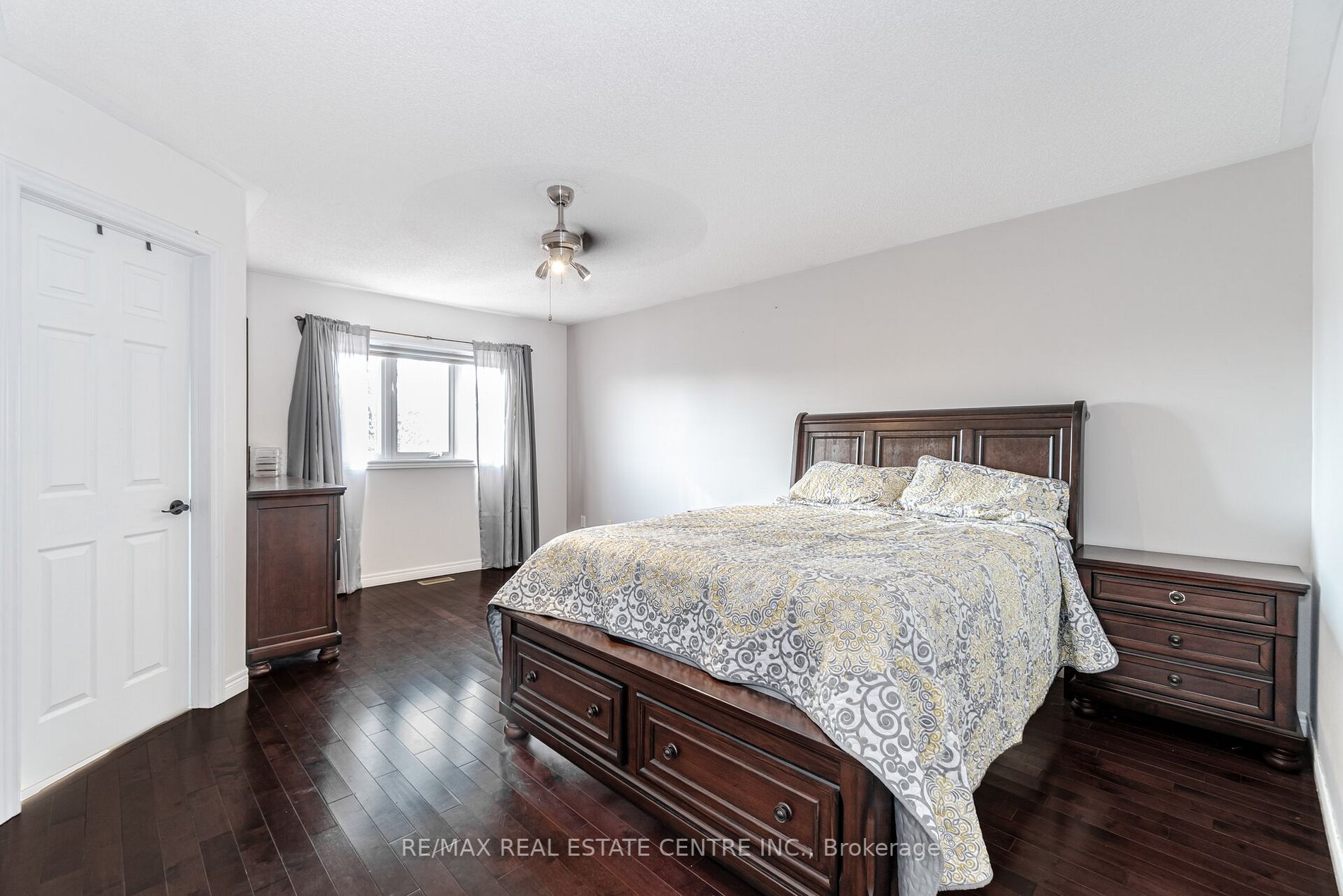 25 Mowat Crescent