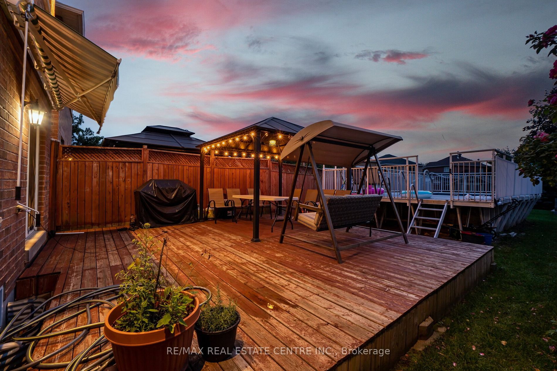 25 Mowat Crescent