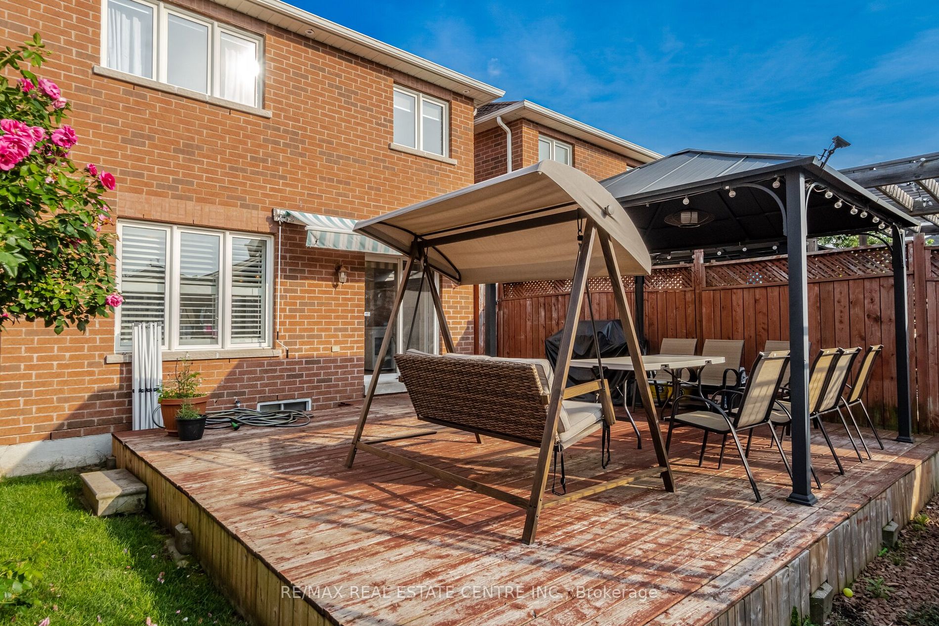 25 Mowat Crescent