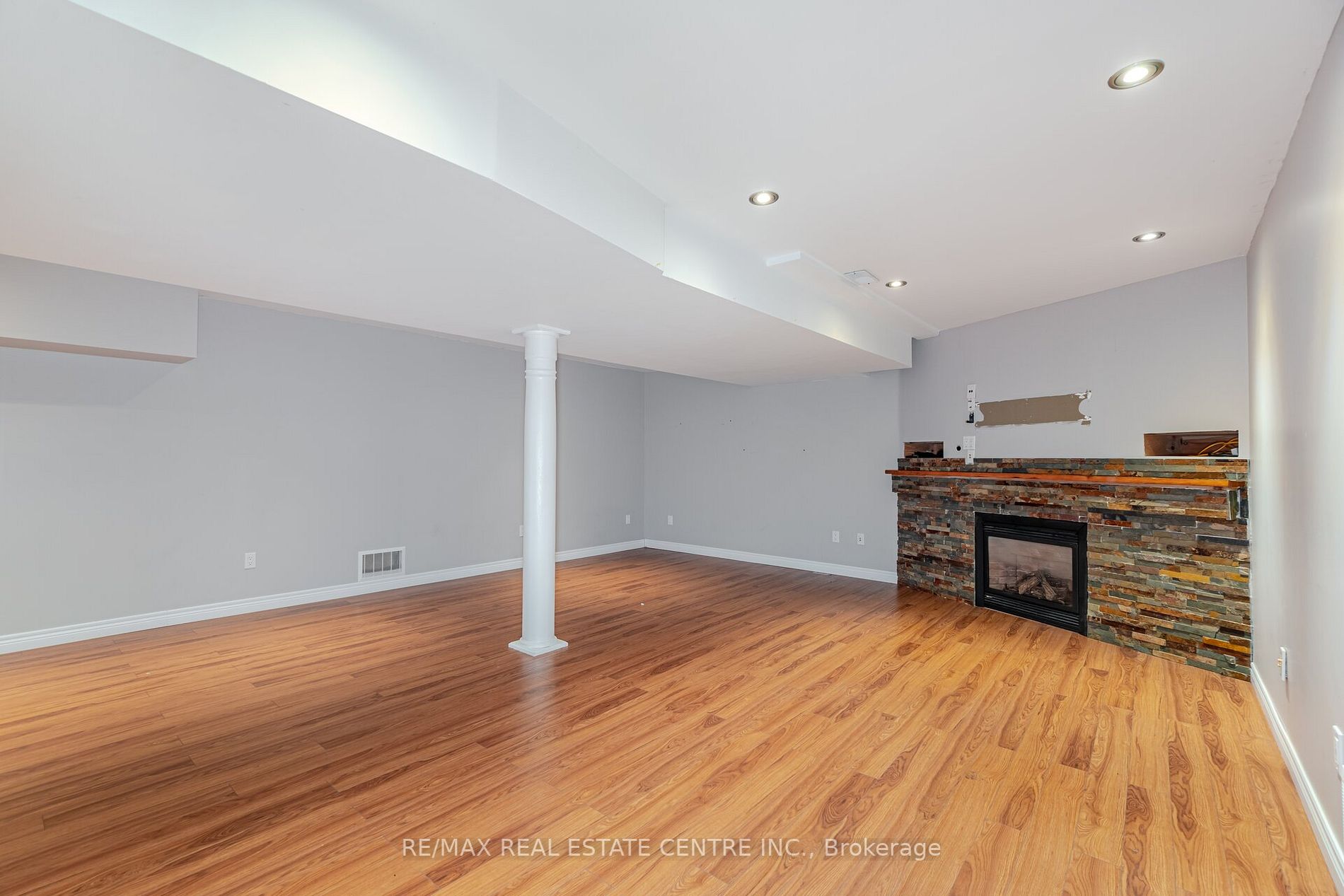 25 Mowat Crescent