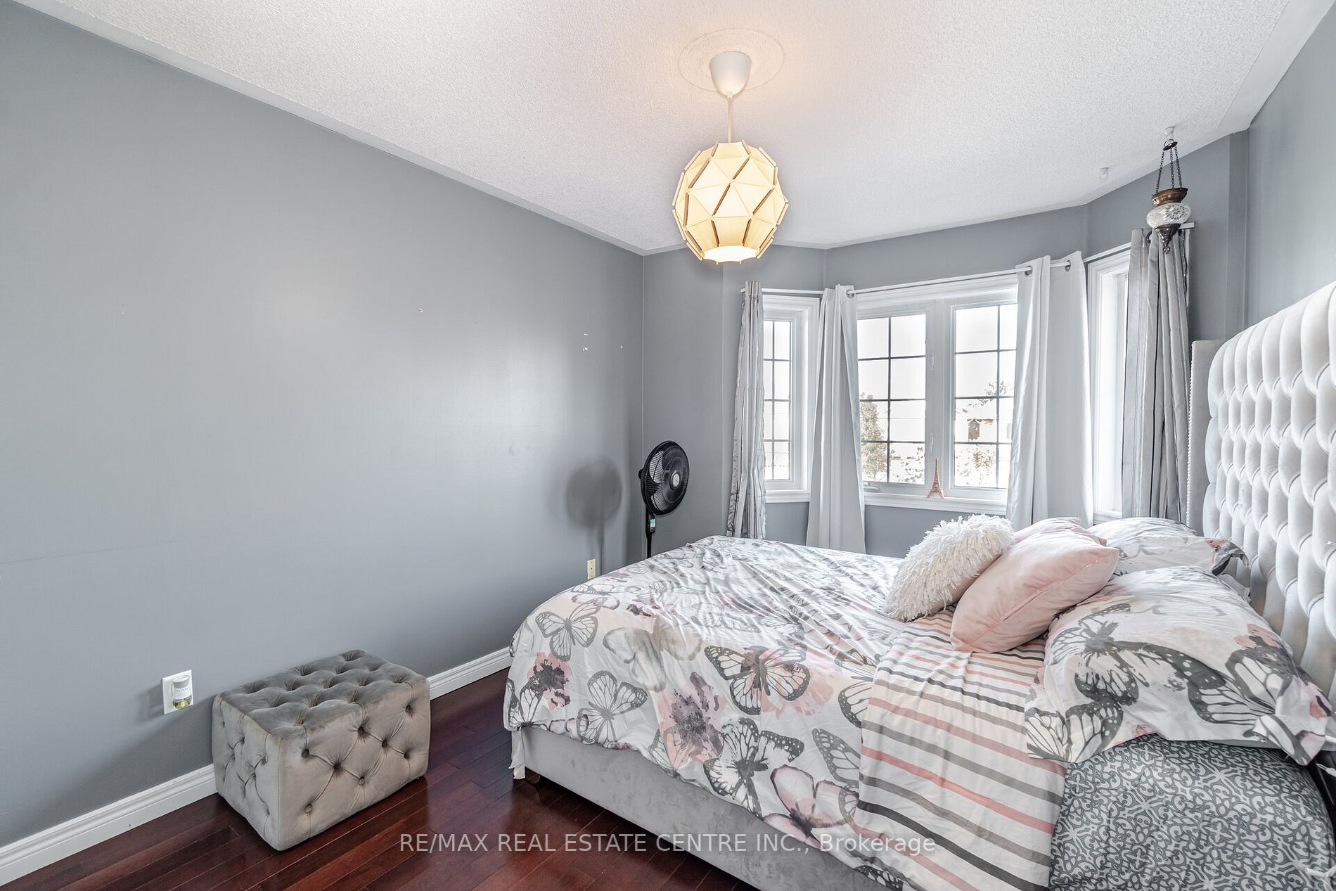 25 Mowat Crescent