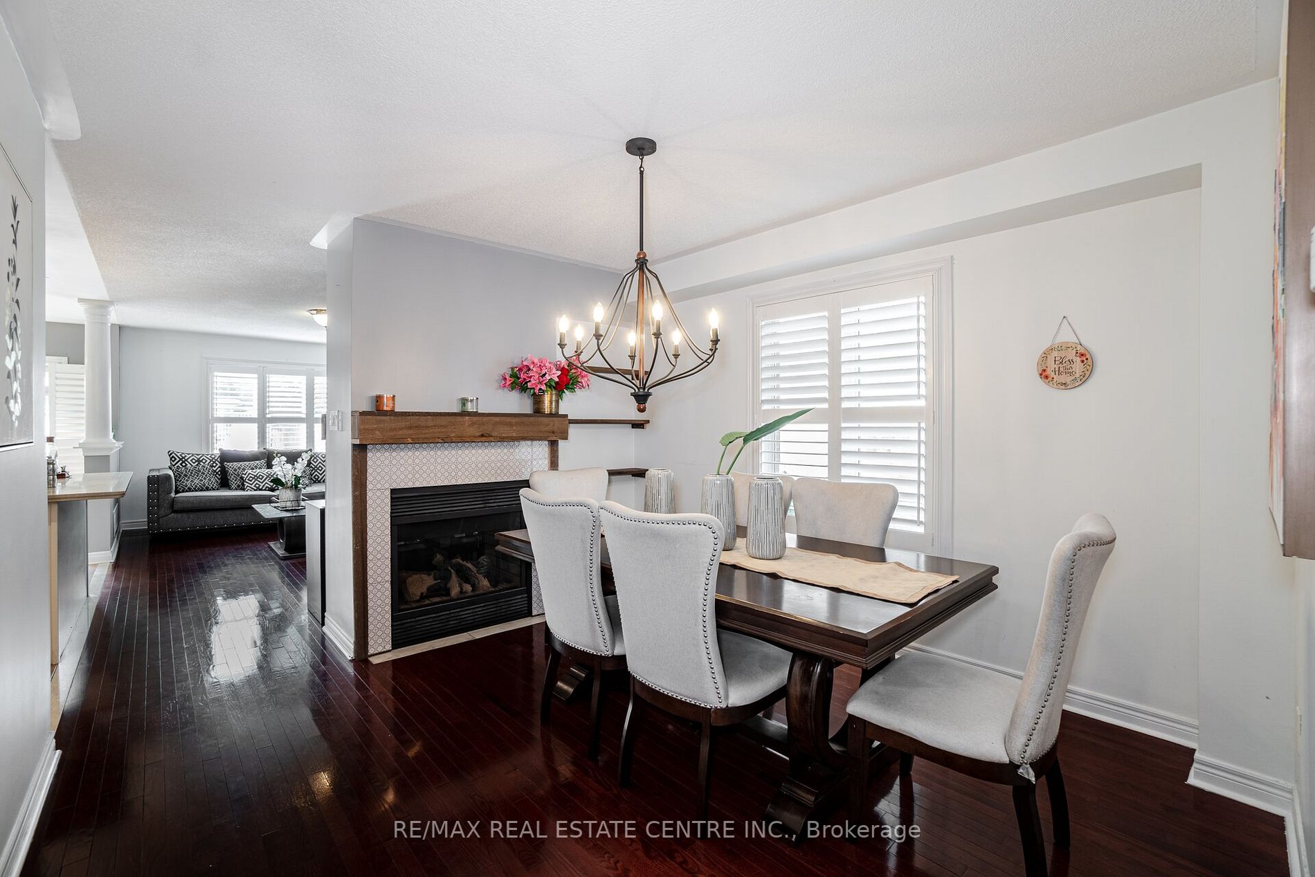 25 Mowat Crescent