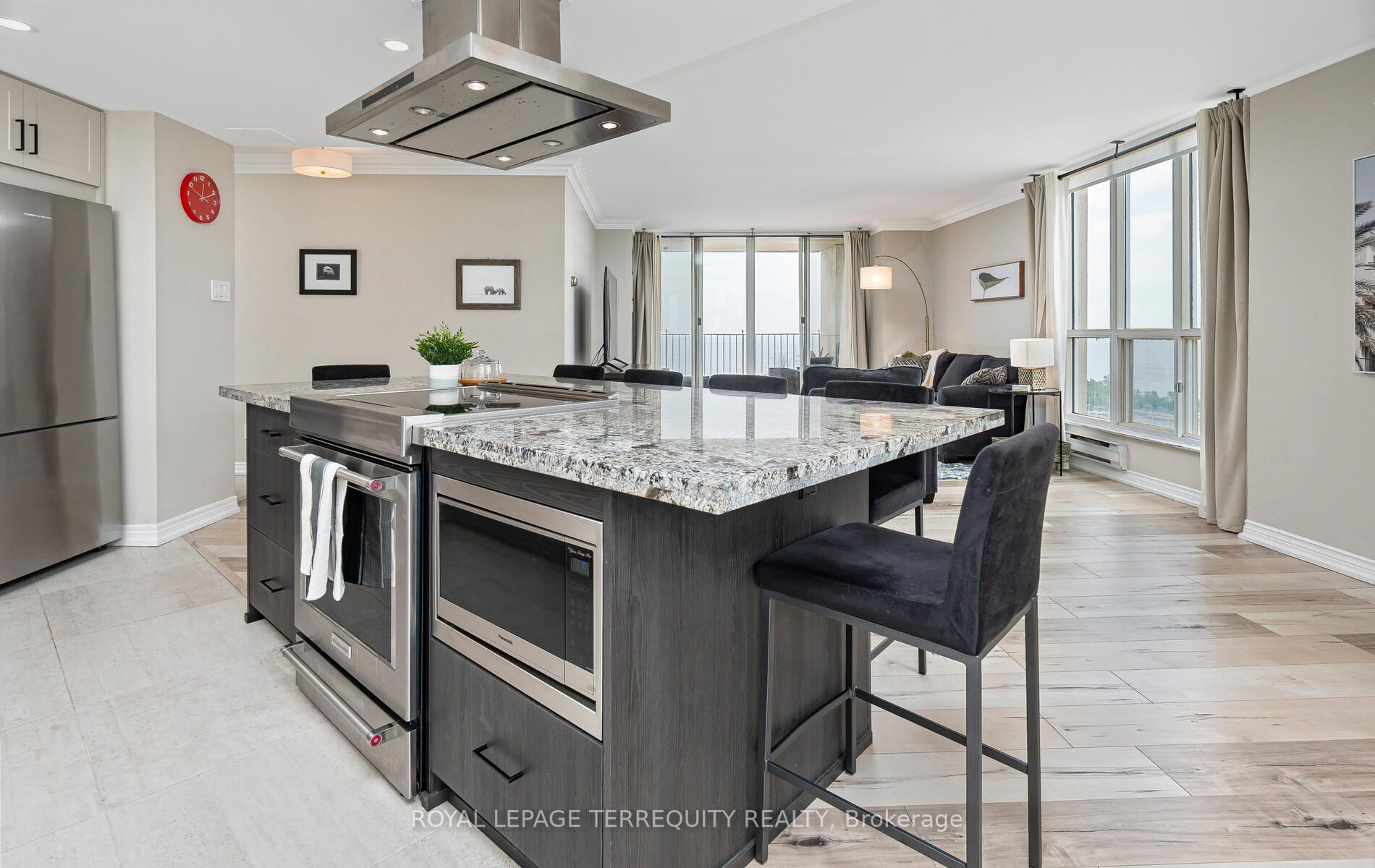 2285 Lake Shore Blvd W, #2108