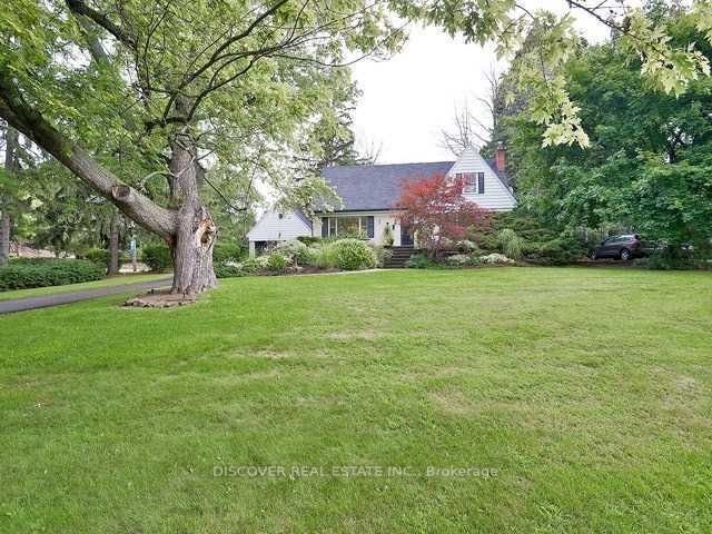 1315 Woodeden Dr