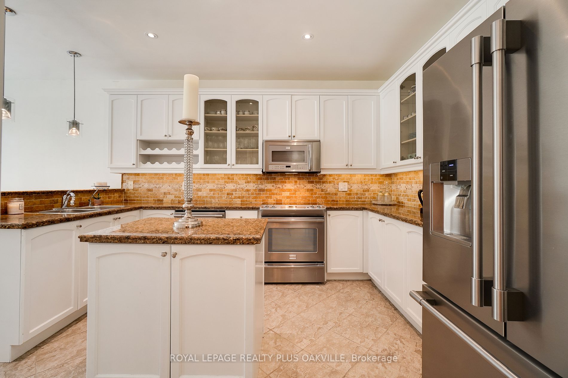 215 Burloak Dr