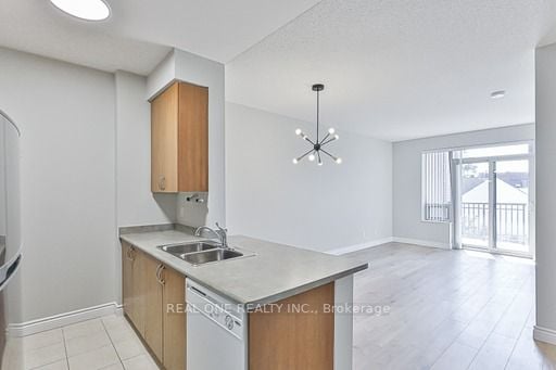 61 Heintzman St, #312