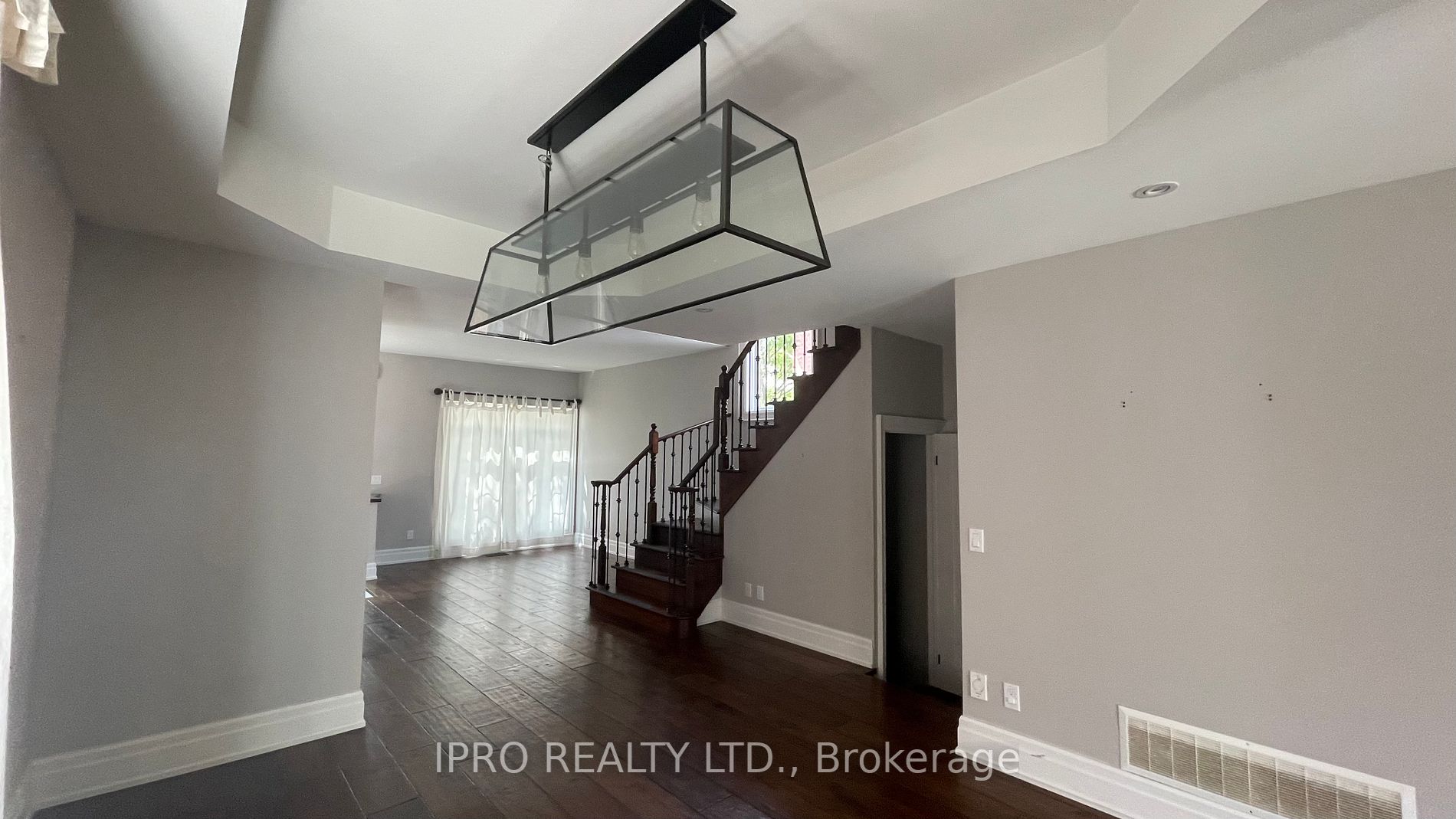 2603 Castle Hill Crescent