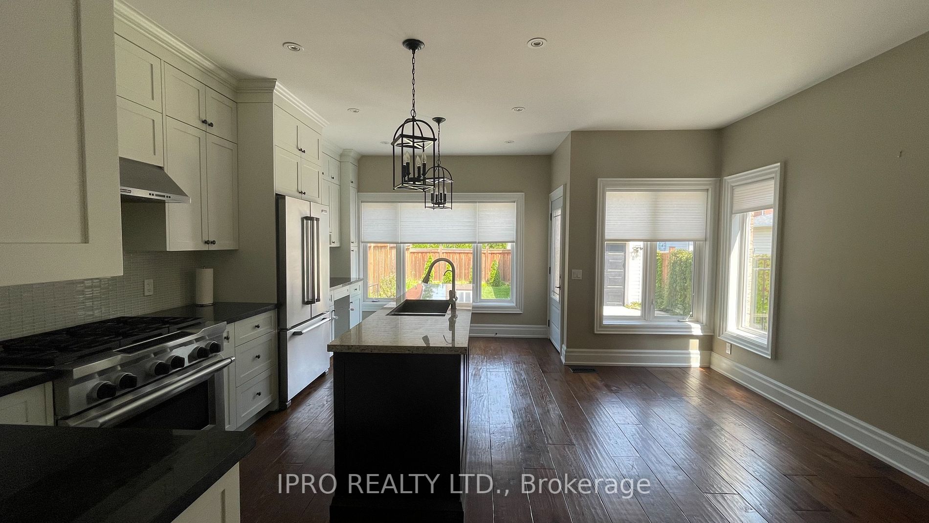 2603 Castle Hill Crescent