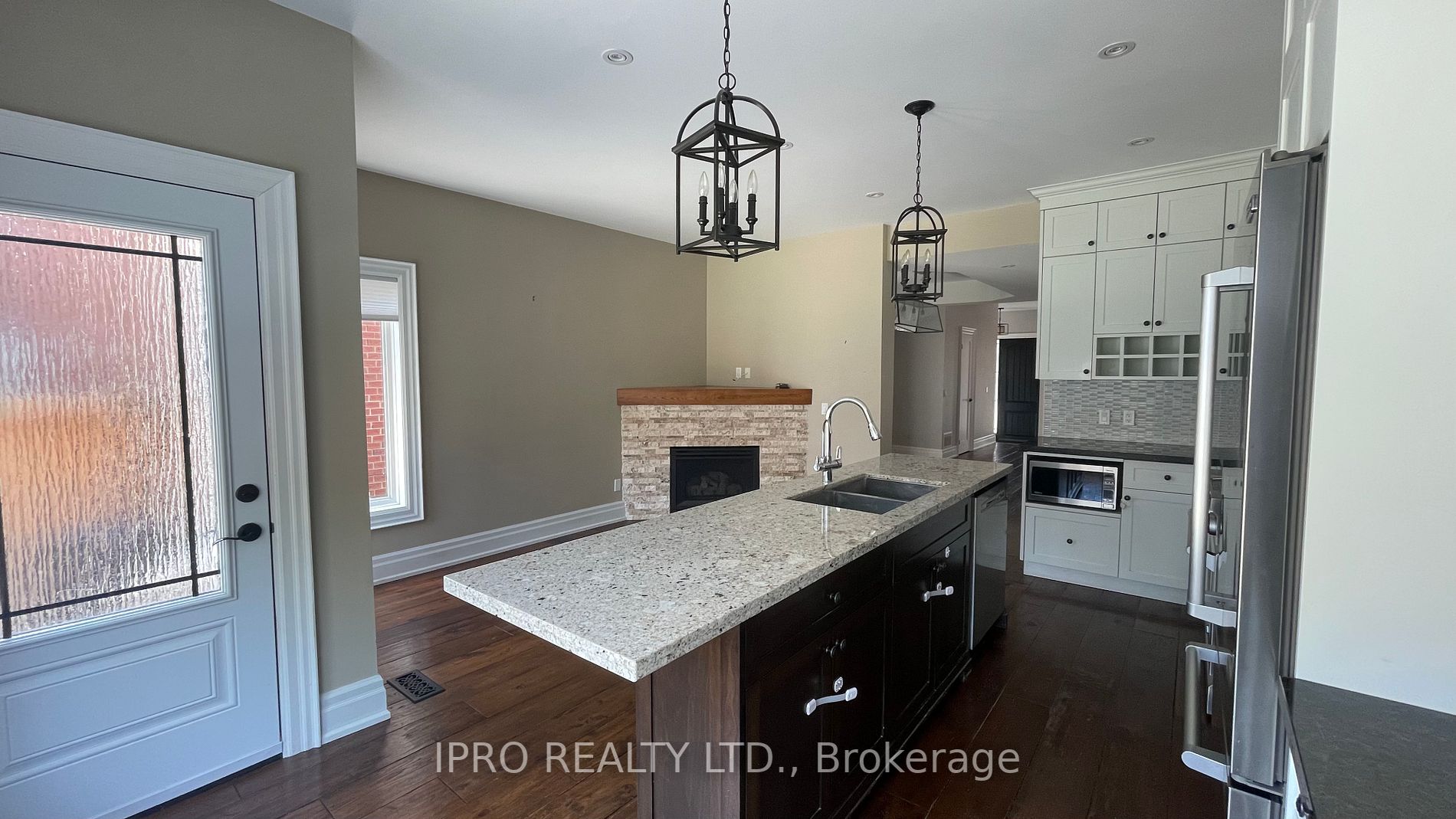 2603 Castle Hill Crescent