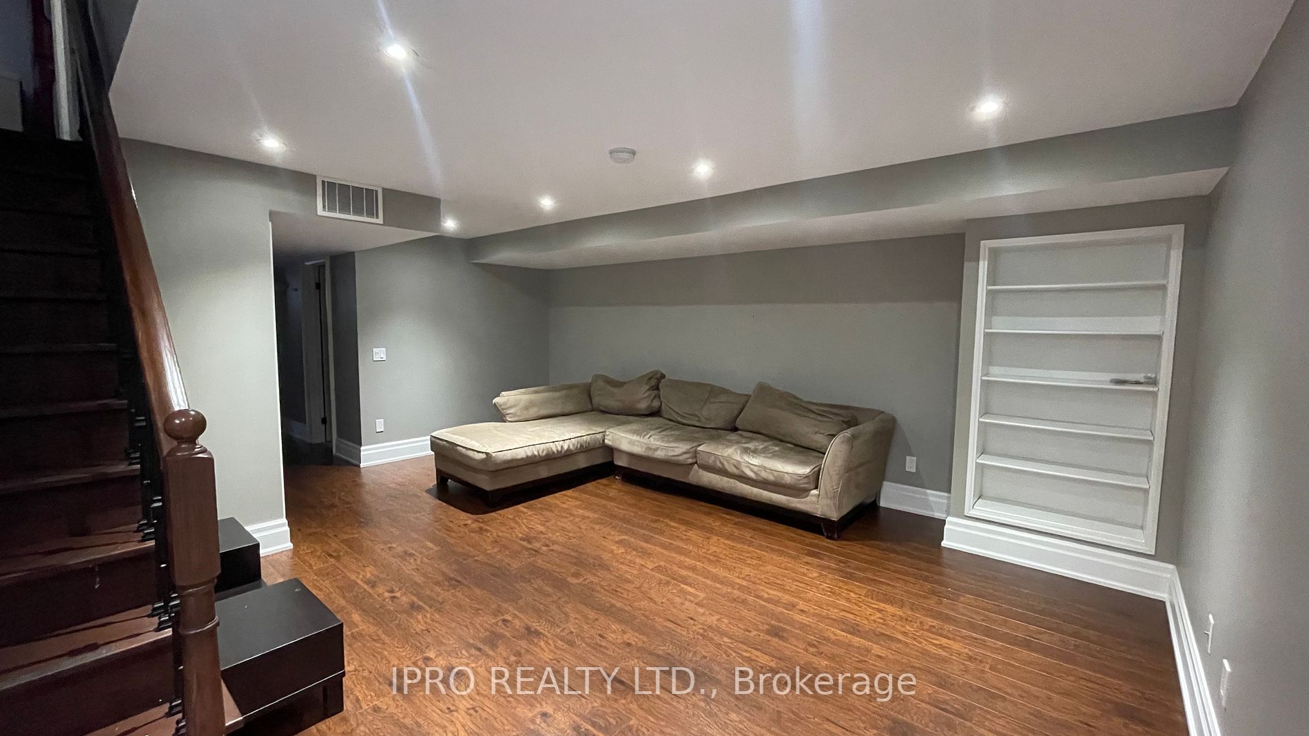 2603 Castle Hill Crescent