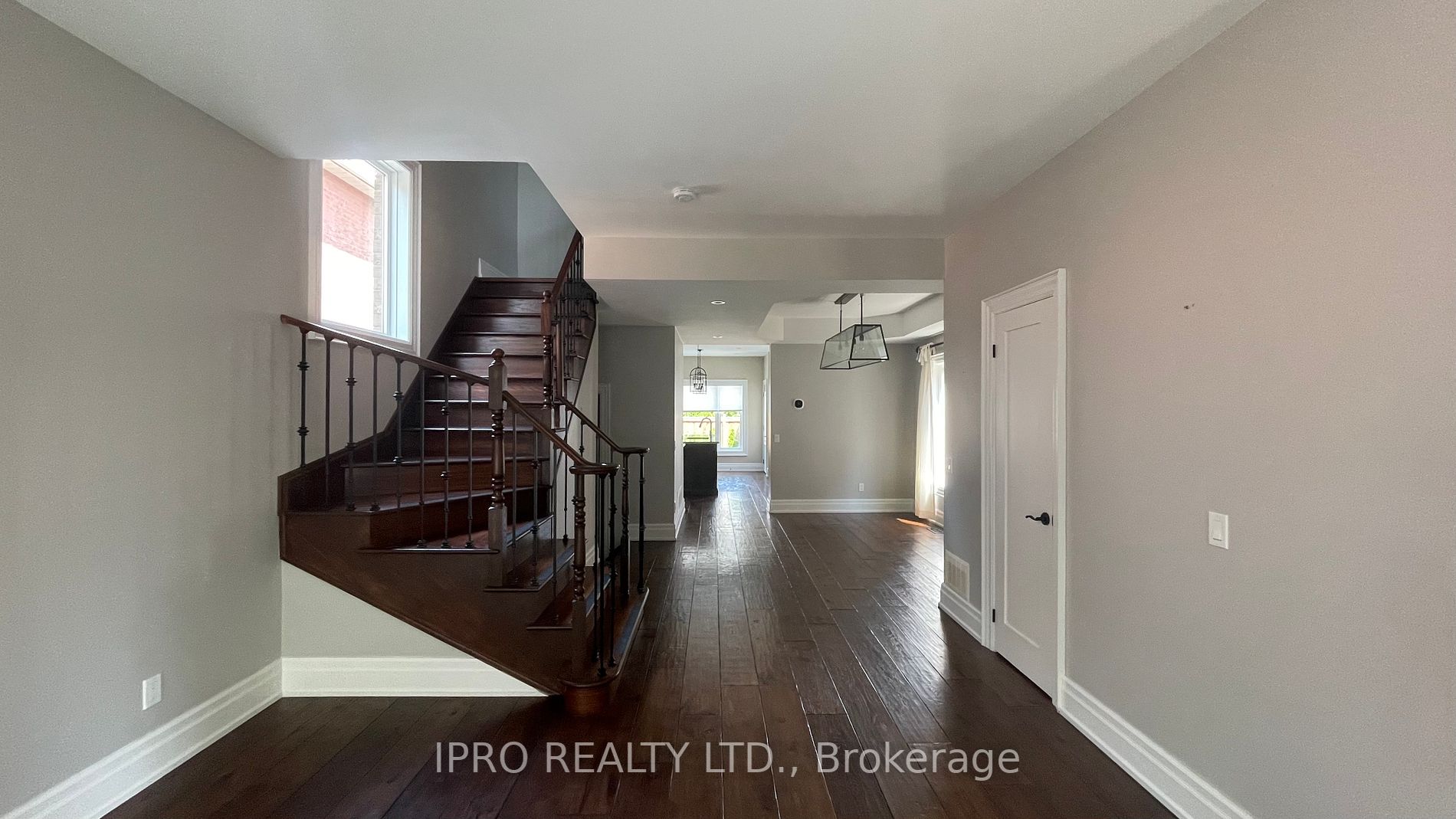 2603 Castle Hill Crescent