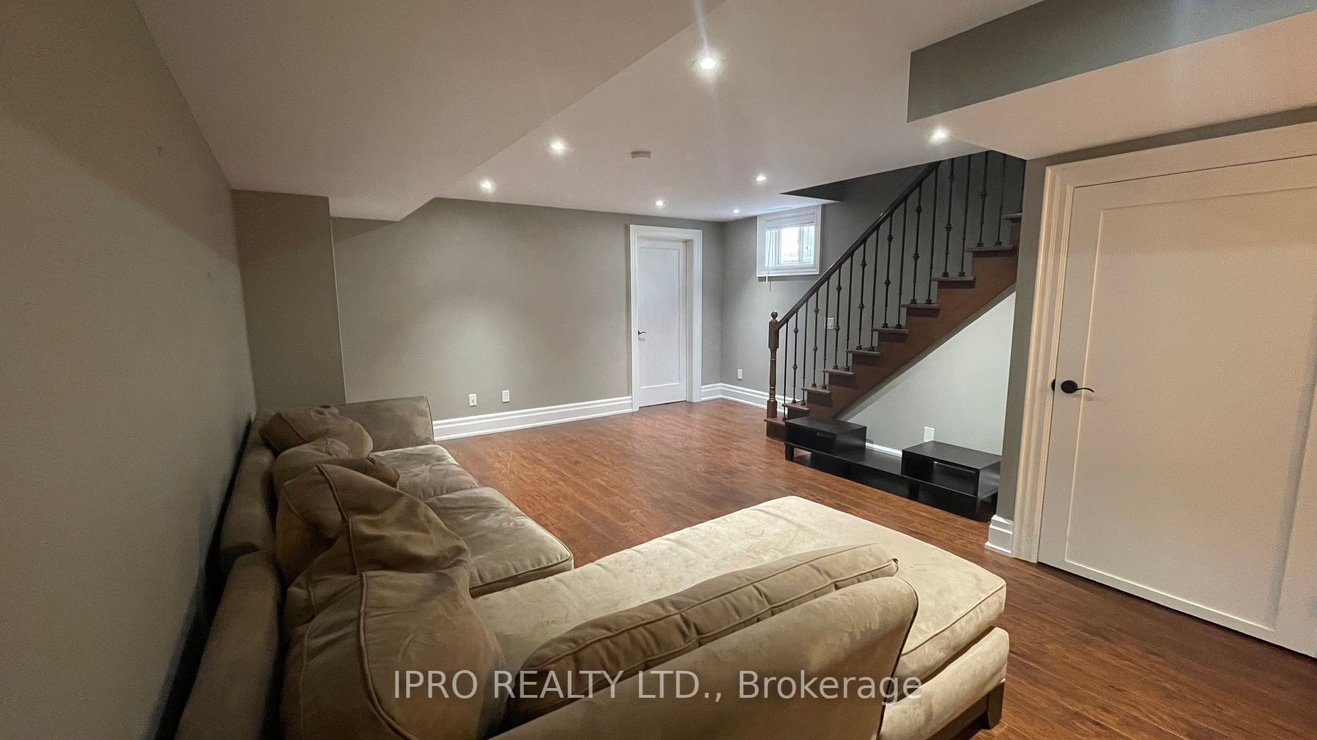 2603 Castle Hill Crescent