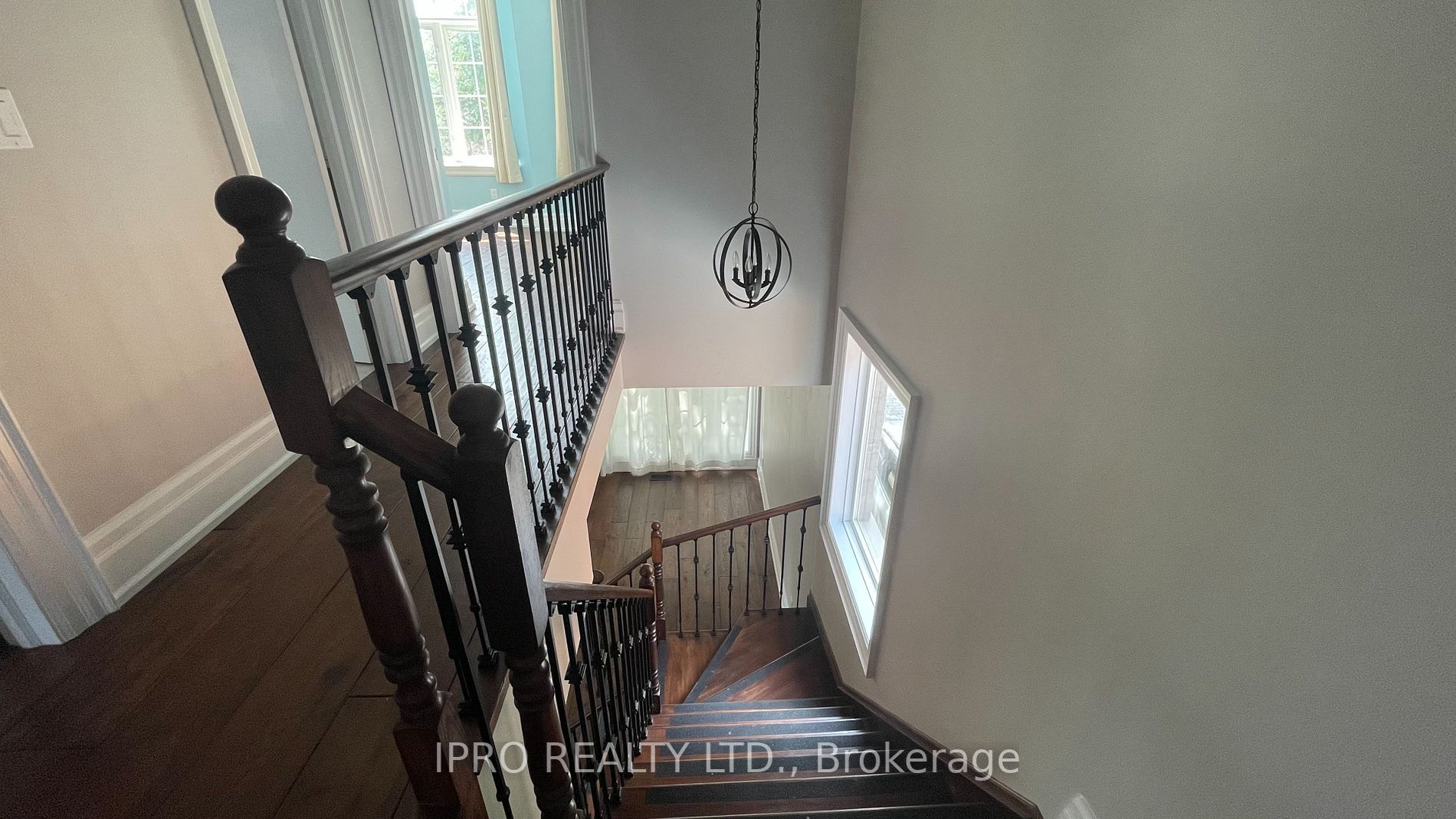 2603 Castle Hill Crescent