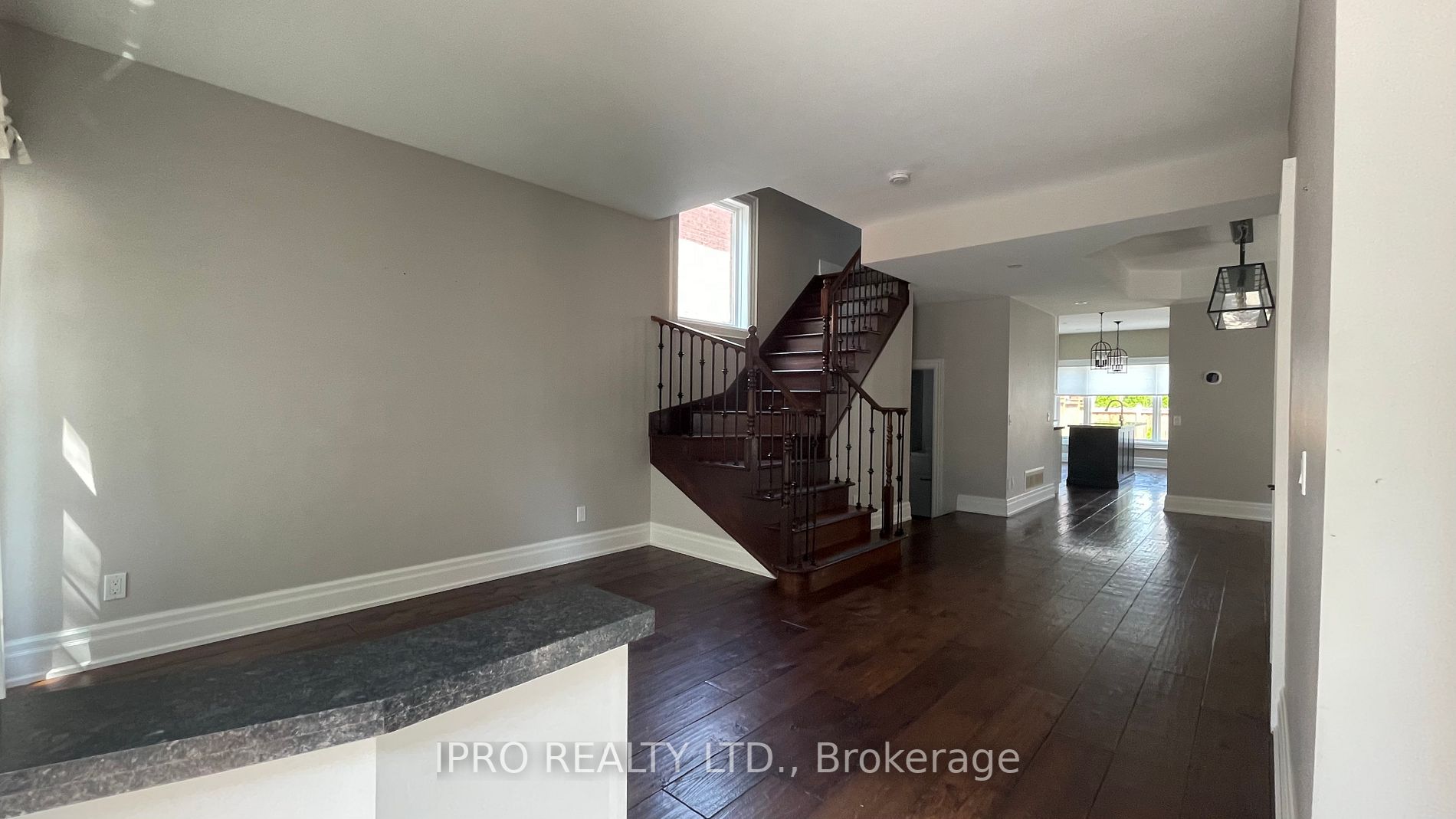 2603 Castle Hill Crescent