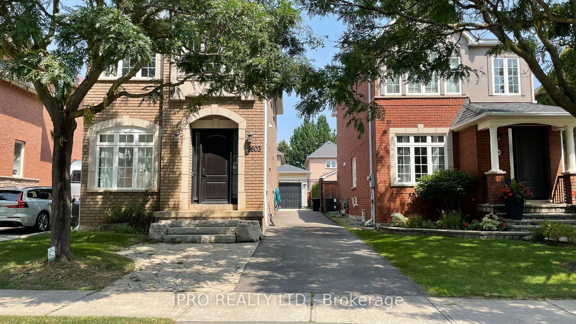 2603 Castle Hill Crescent