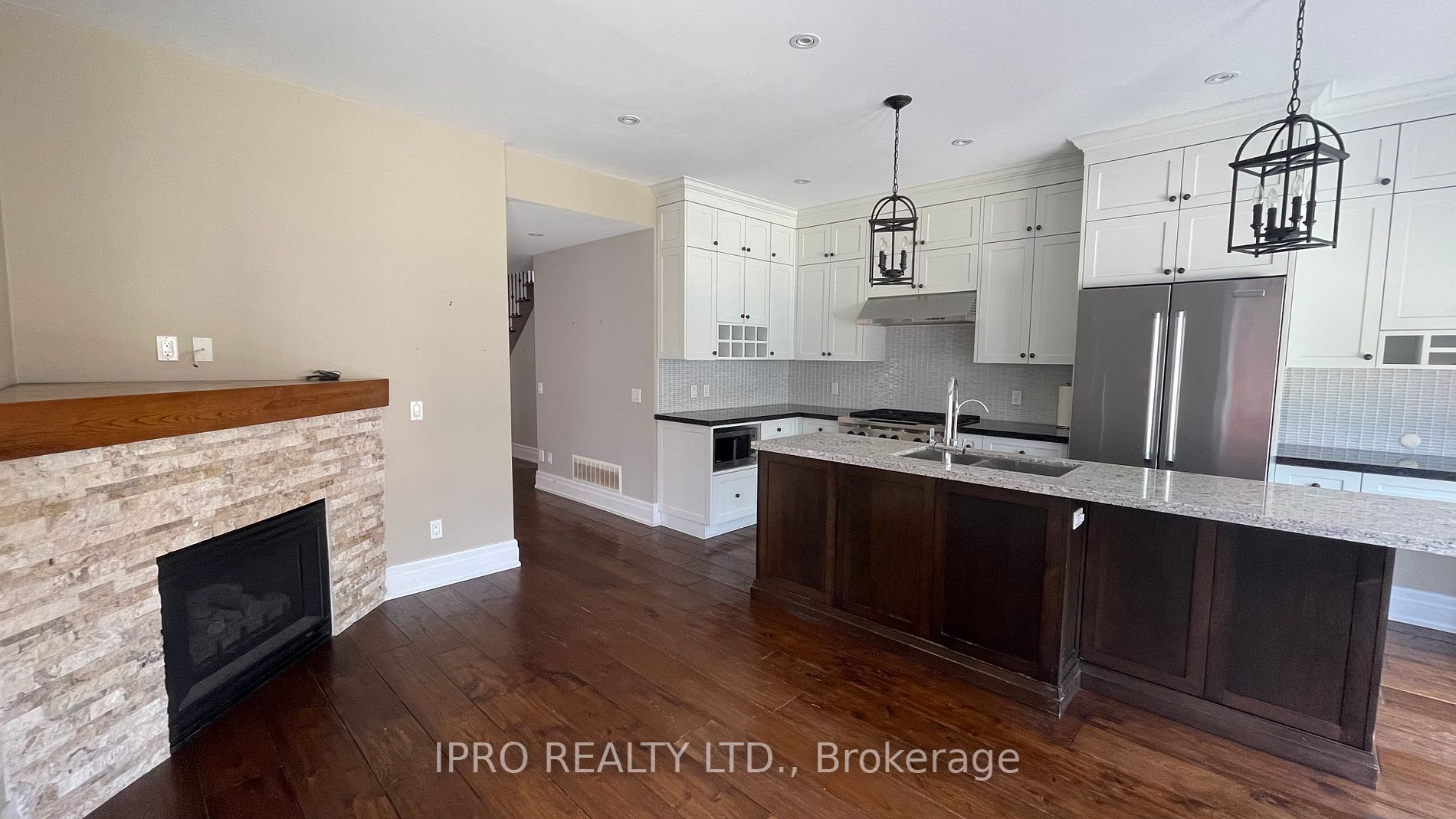 2603 Castle Hill Crescent