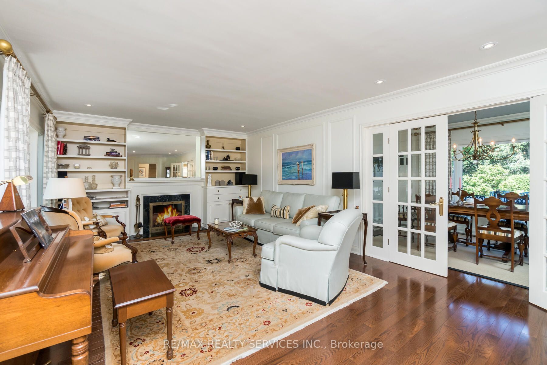 66 Elizabeth St S