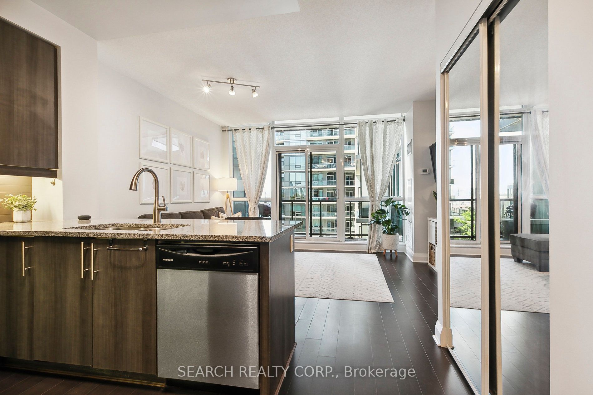 1185 The Queensway, #427