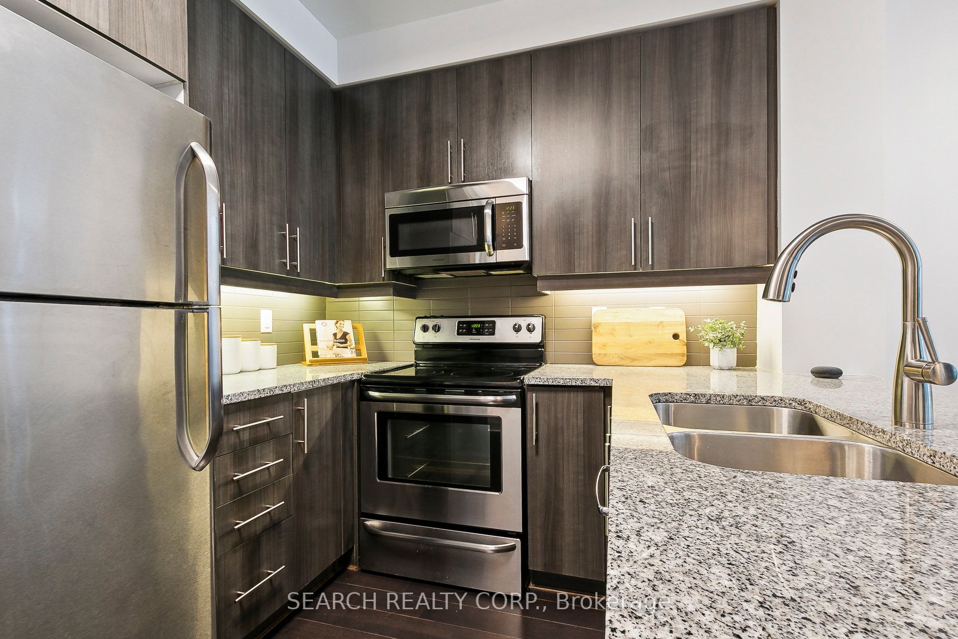 1185 The Queensway, #427