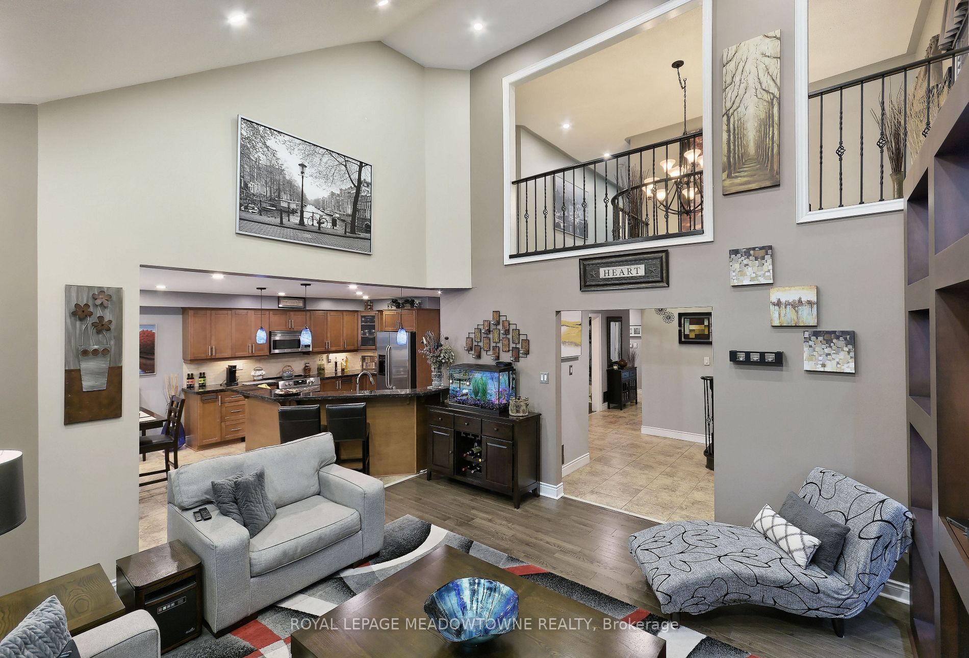 209 Cresthaven Rd
