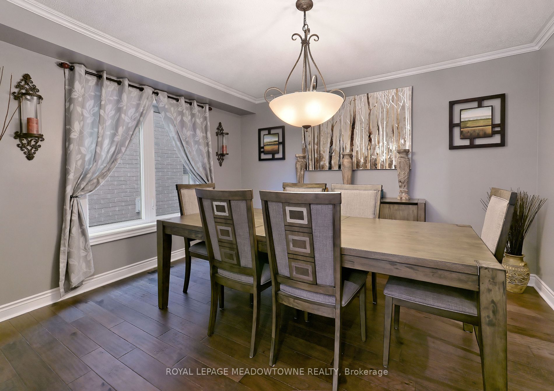 209 Cresthaven Rd