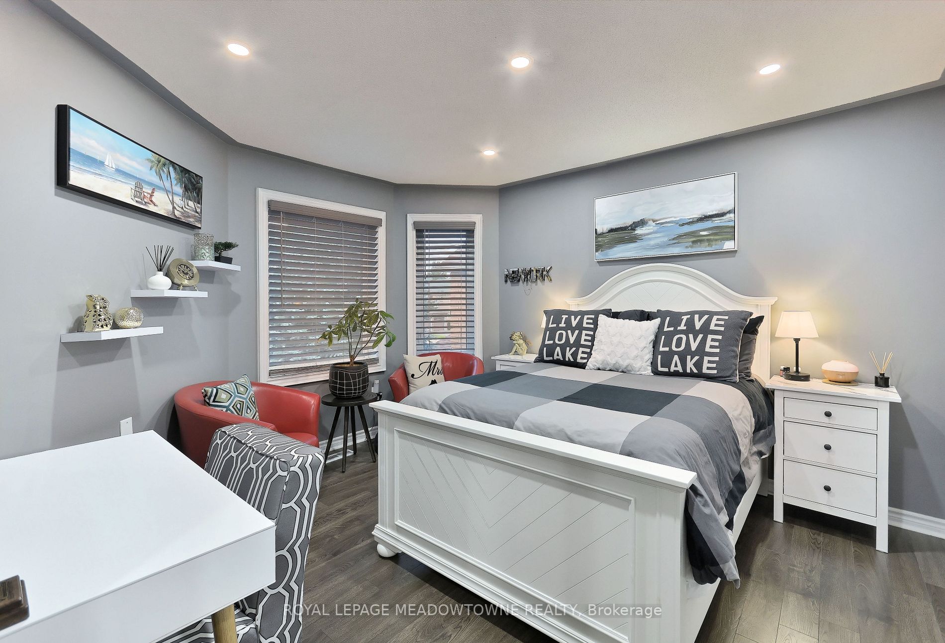209 Cresthaven Rd
