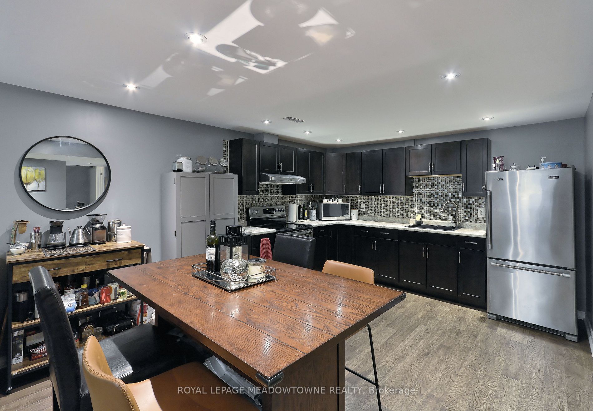 209 Cresthaven Rd