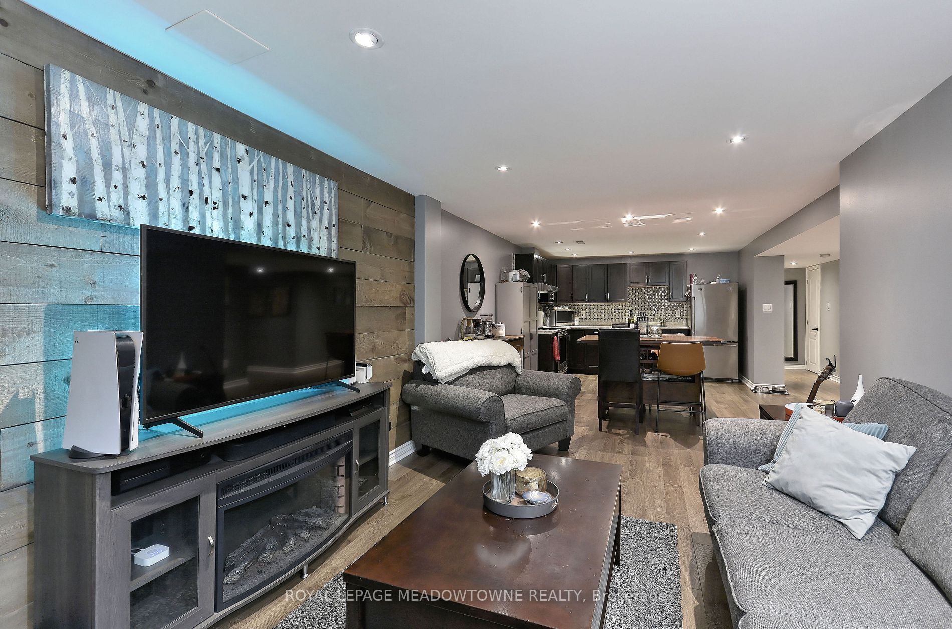 209 Cresthaven Rd